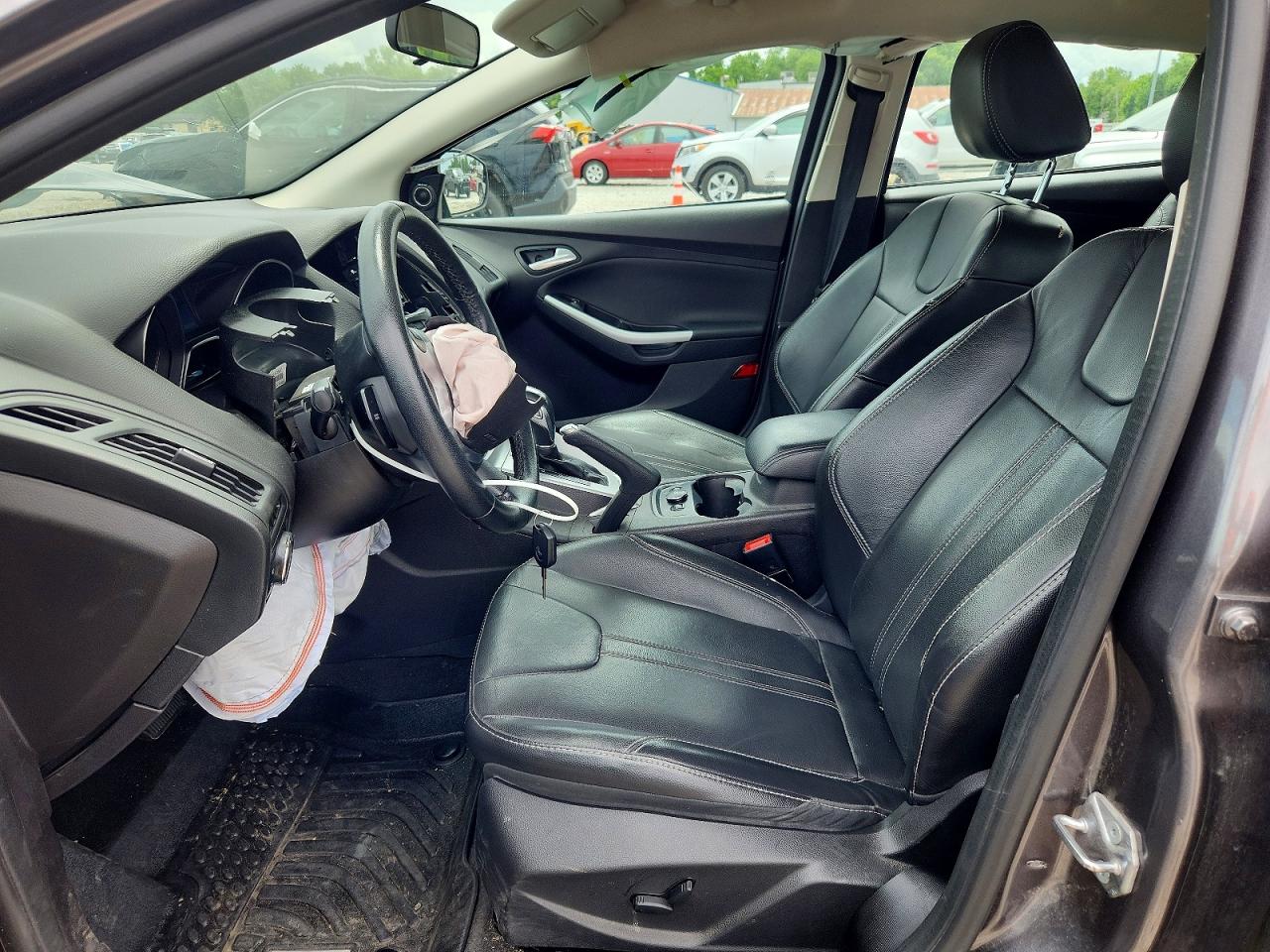 2014 Ford Focus Se Gray vin: 1FADP3K22EL399163