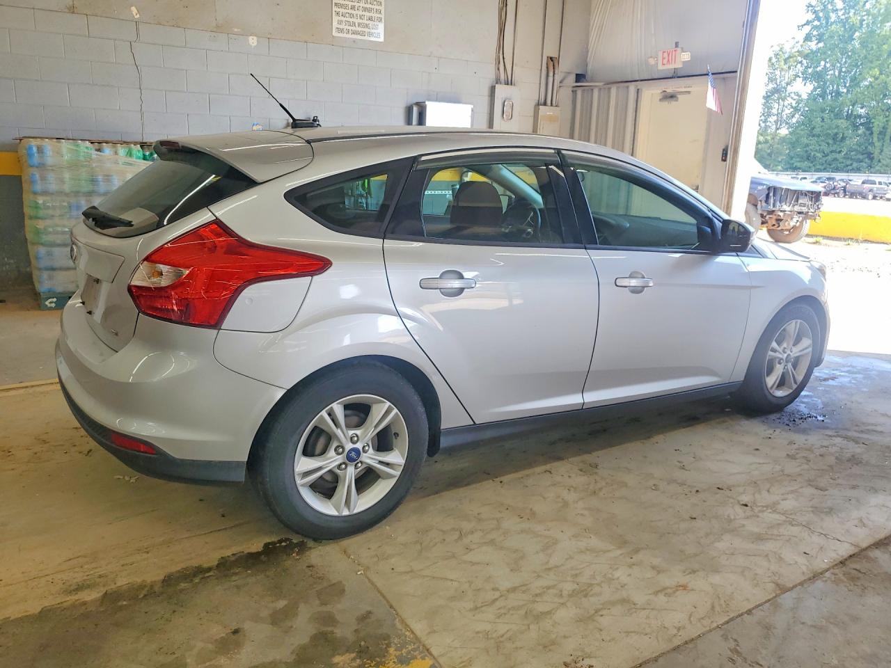 2014 Ford Focus Se Silver vin: 1FADP3K22EL399843
