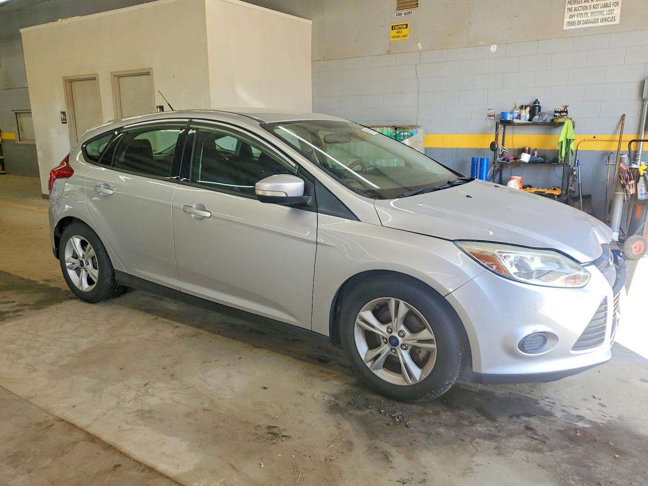 2014 Ford Focus Se Silver vin: 1FADP3K22EL399843