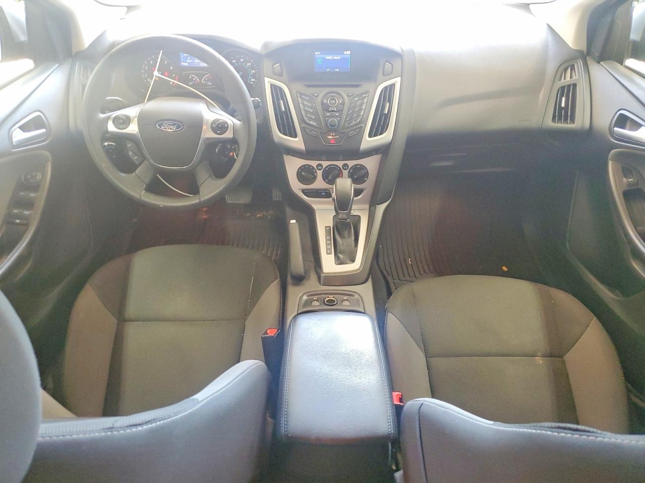 2014 Ford Focus Se Silver vin: 1FADP3K22EL399843