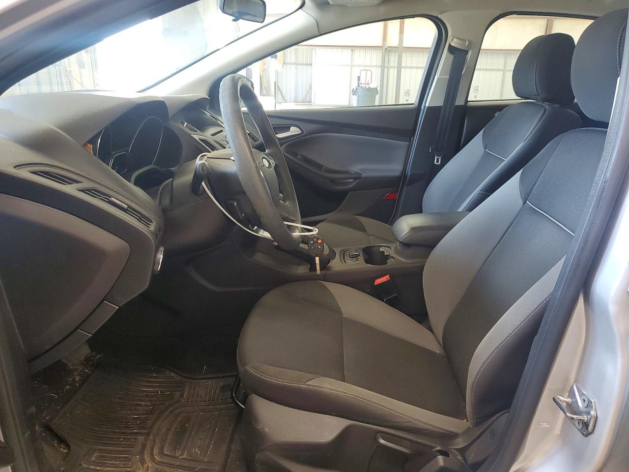 2014 Ford Focus Se Silver vin: 1FADP3K22EL399843