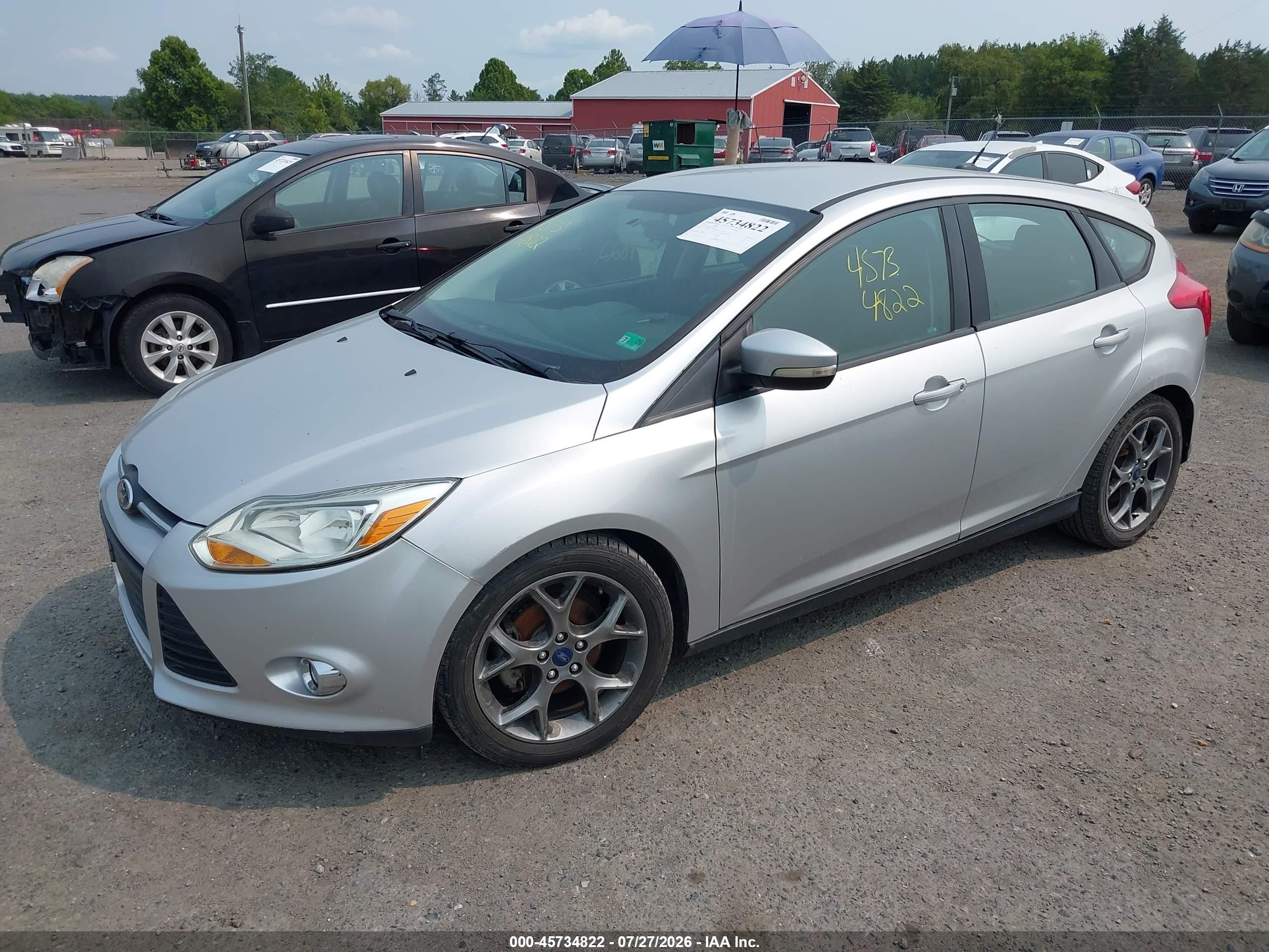 2014 Ford Focus Se Silver vin: 1FADP3K22EL420030