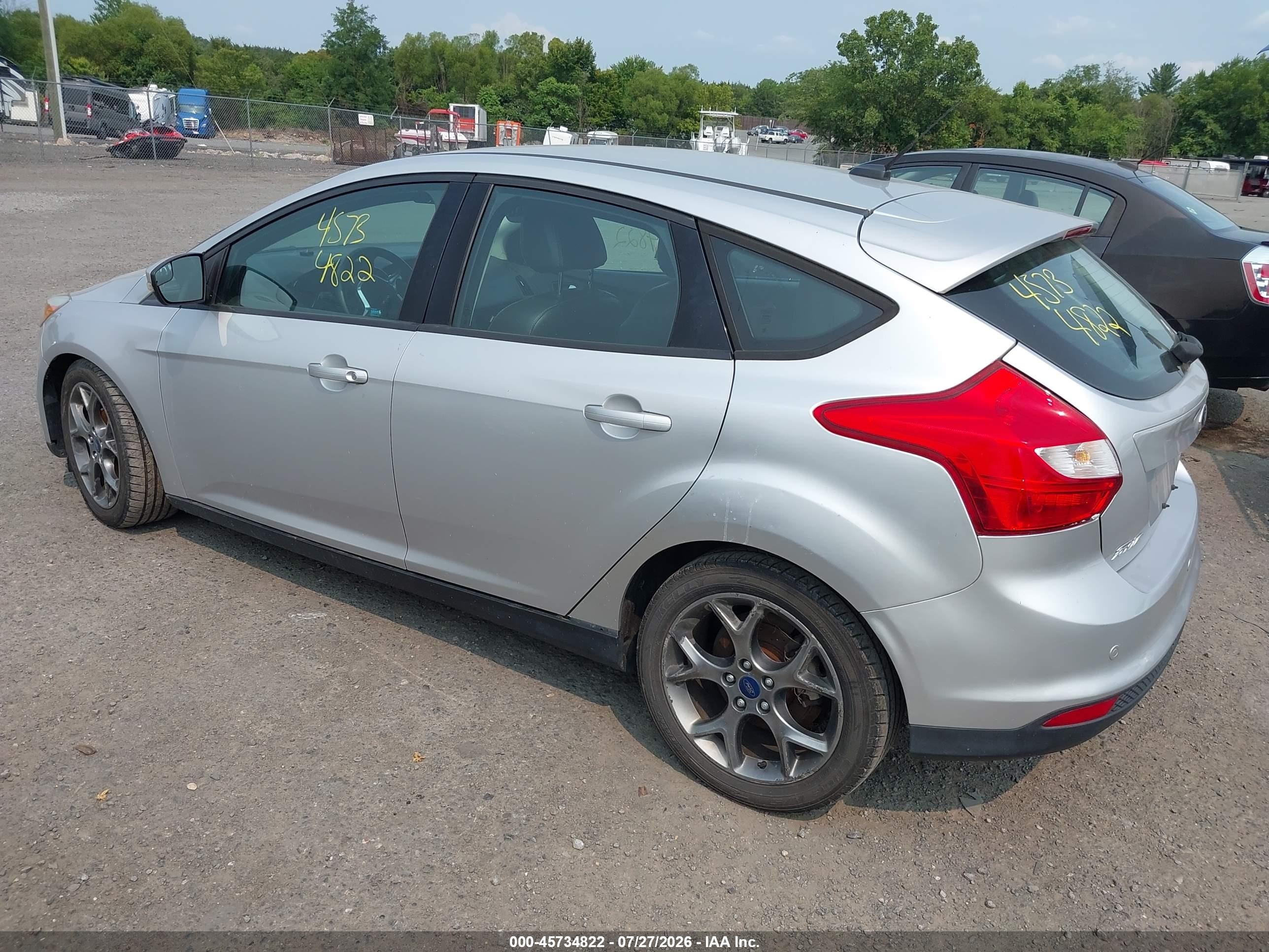 2014 Ford Focus Se Silver vin: 1FADP3K22EL420030