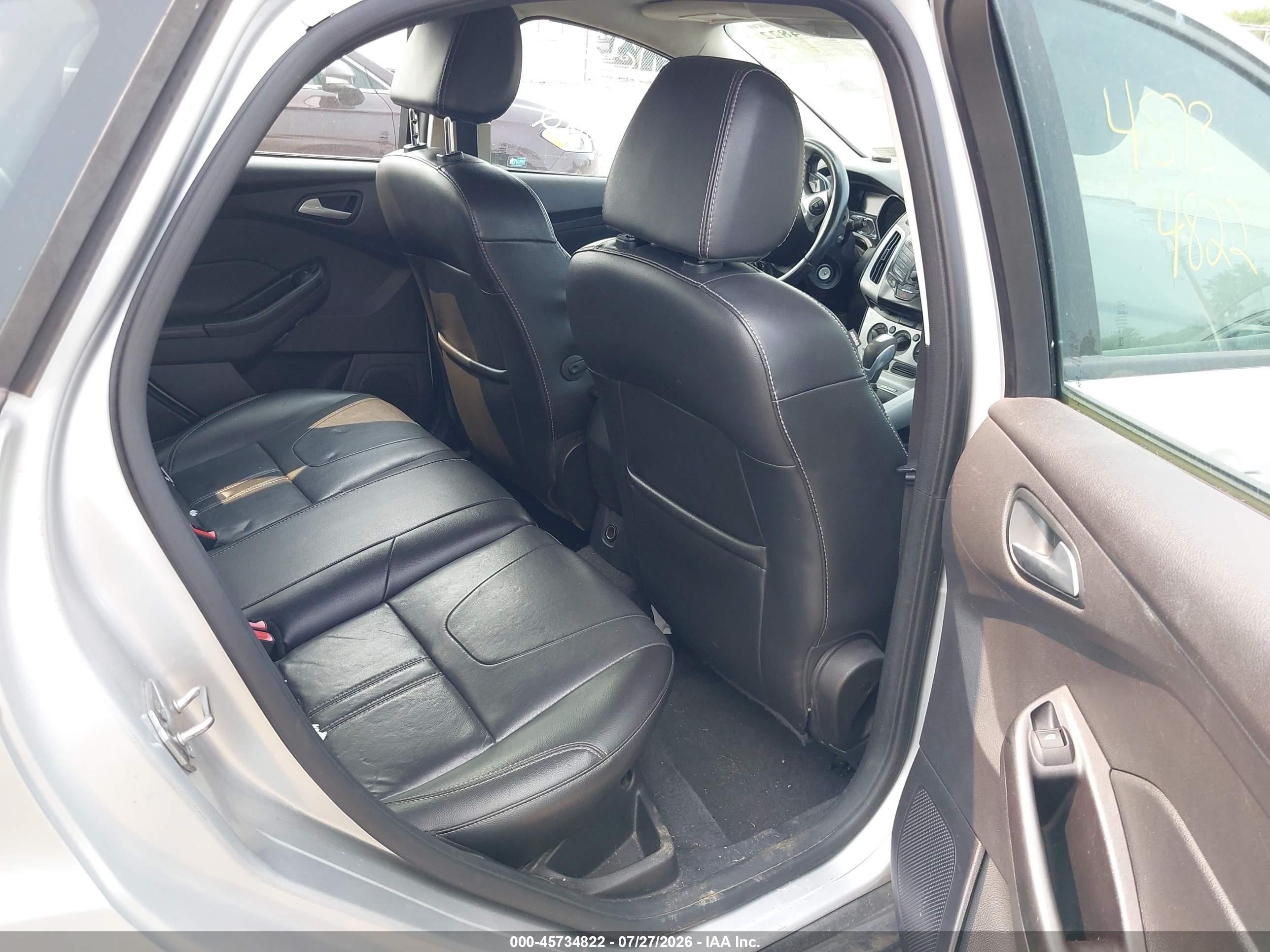 2014 Ford Focus Se Silver vin: 1FADP3K22EL420030