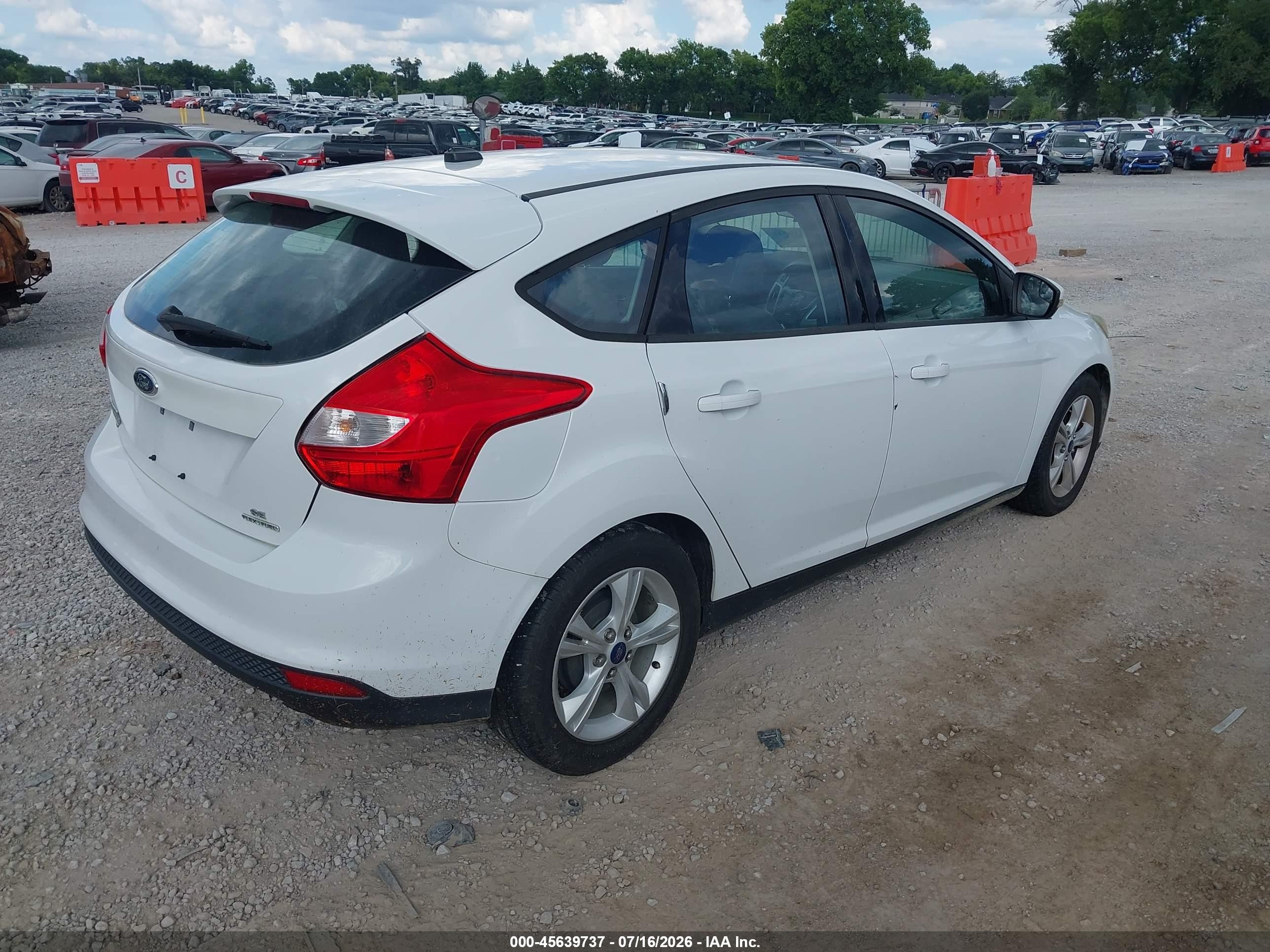 2014 Ford Focus Se White vin: 1FADP3K22EL428774