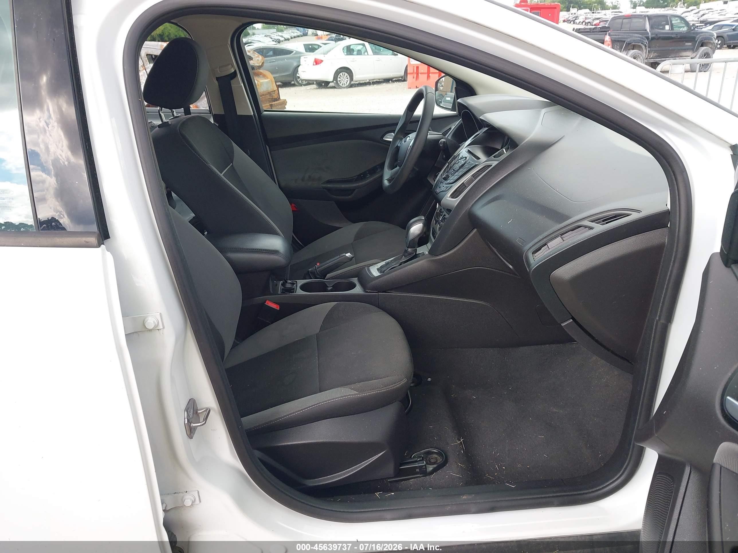 2014 Ford Focus Se White vin: 1FADP3K22EL428774