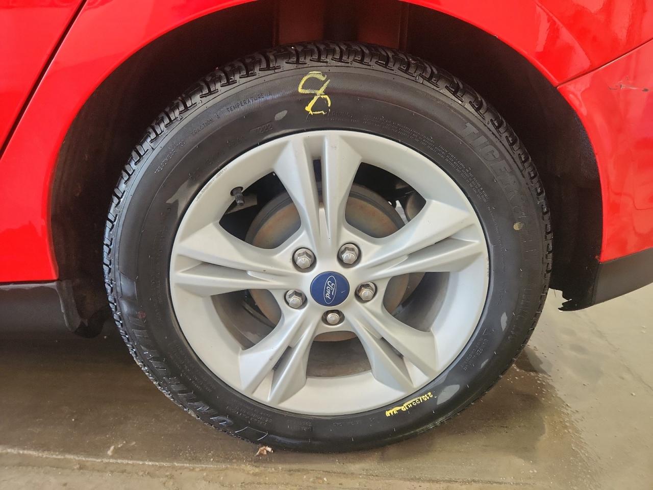 2014 Ford Focus Se Red vin: 1FADP3K22EL442500 Damage: Left Rear Wheel, Curb Rash, 5 To 6 Inches
