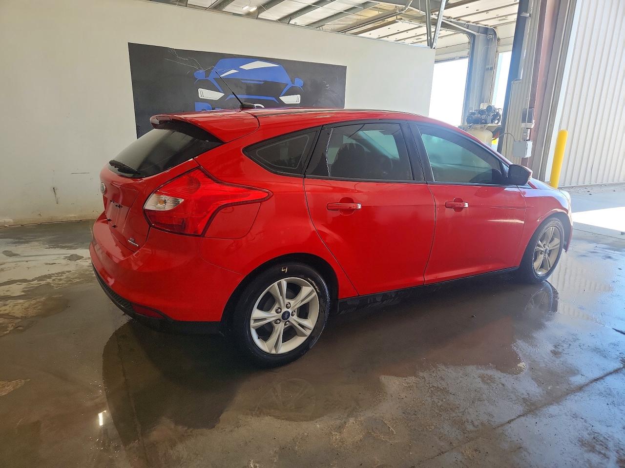 2014 Ford Focus Se Red vin: 1FADP3K22EL442500