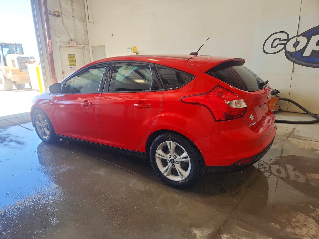 2014 Ford Focus Se Red vin: 1FADP3K22EL442500
