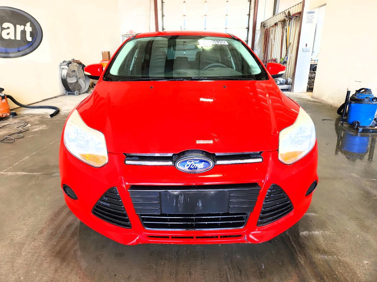 2014 Ford Focus Se Red vin: 1FADP3K22EL442500
