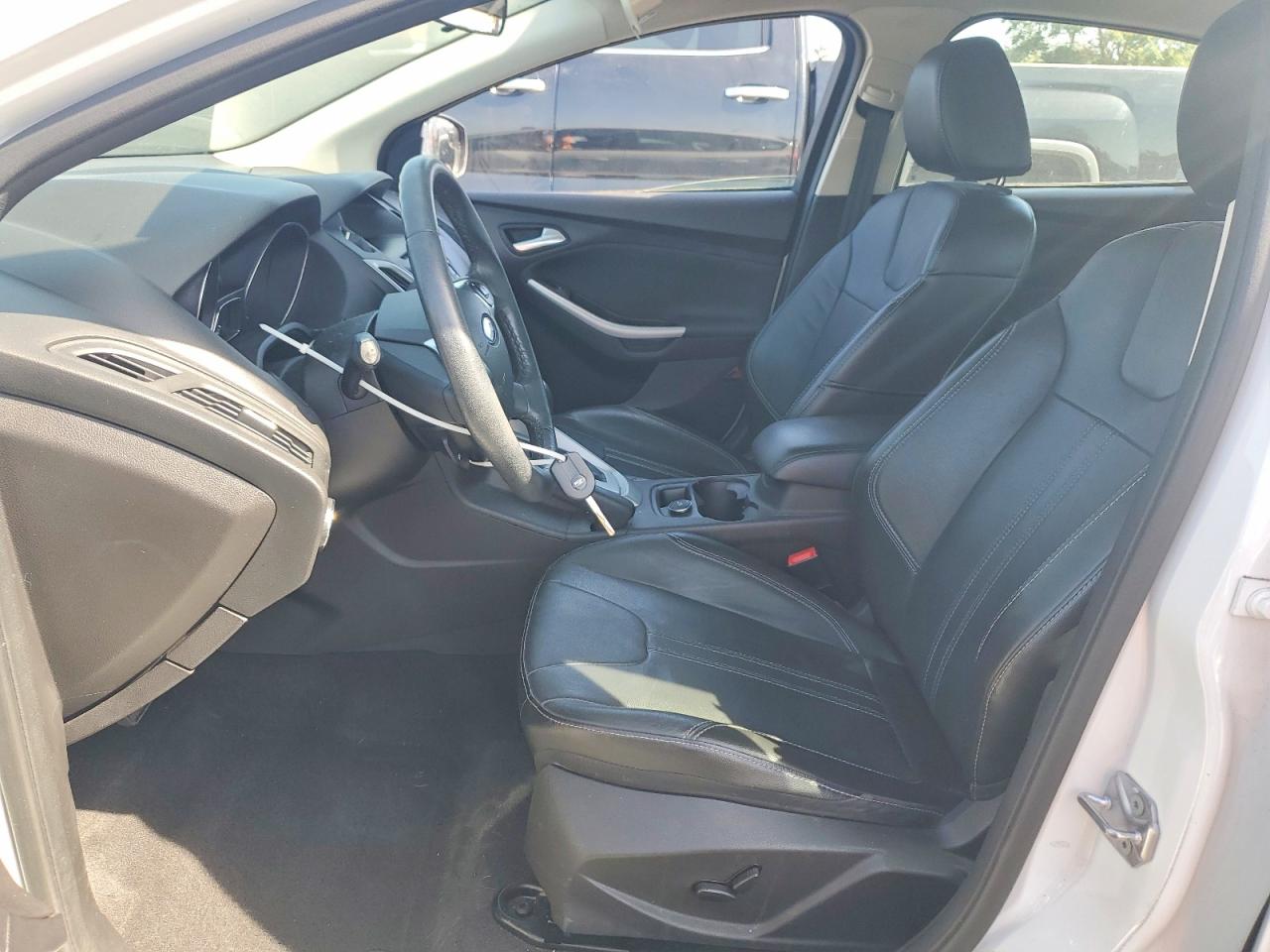 2014 Ford Focus Se White vin: 1FADP3K22EL454260