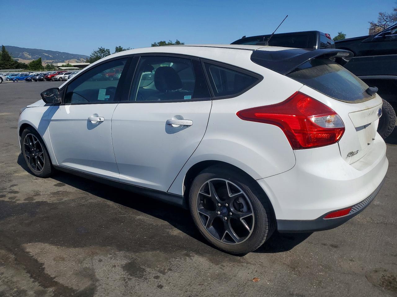 2014 Ford Focus Se White vin: 1FADP3K22EL454260