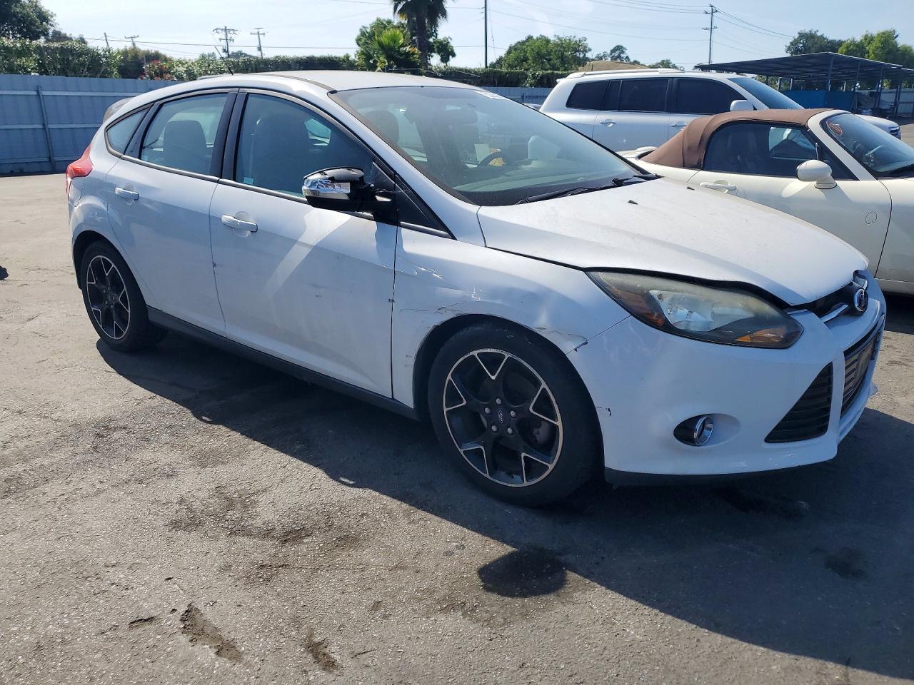 2014 Ford Focus Se White vin: 1FADP3K22EL454260