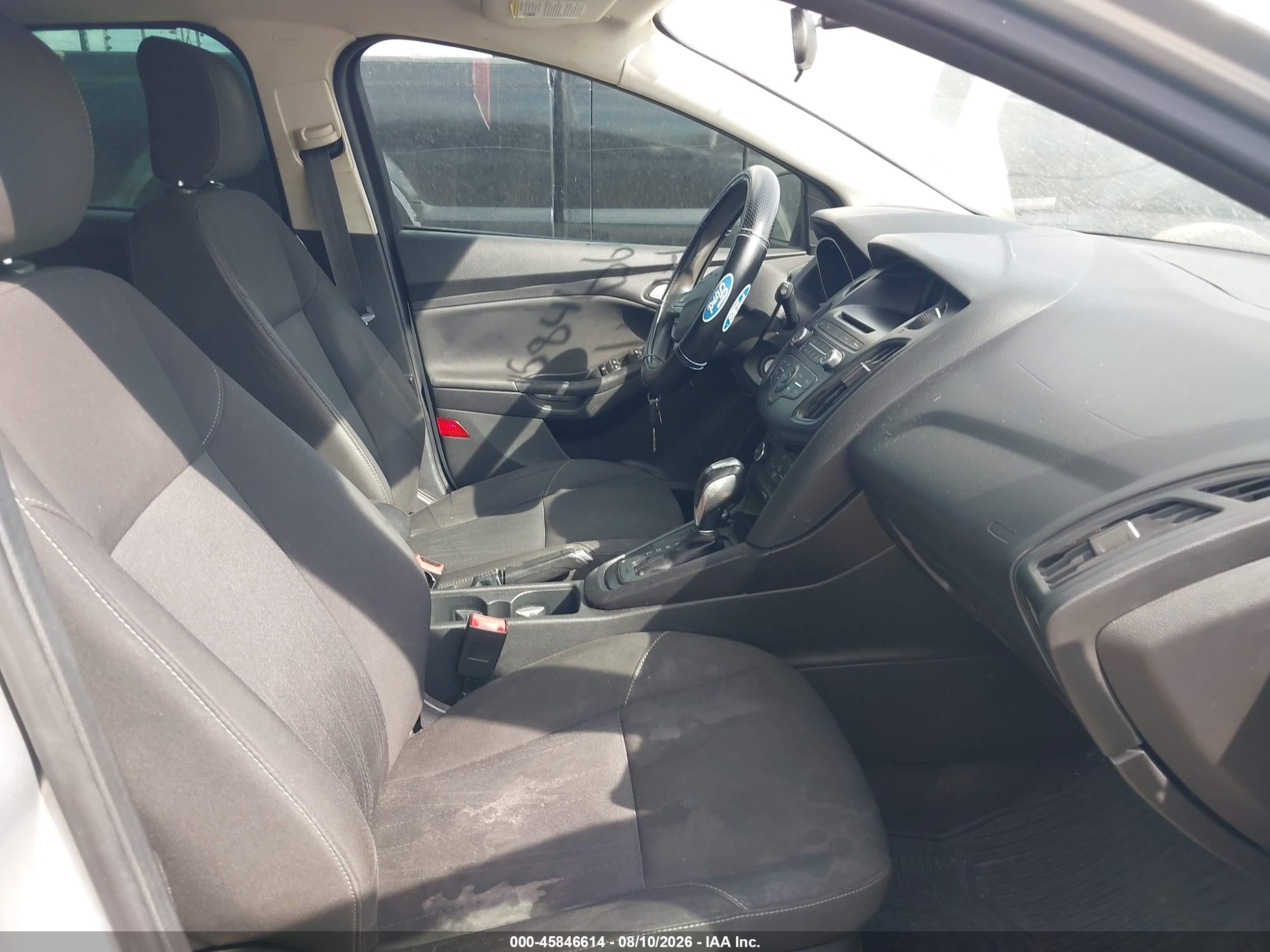2015 Ford Focus Se Silver vin: 1FADP3K22FL203112