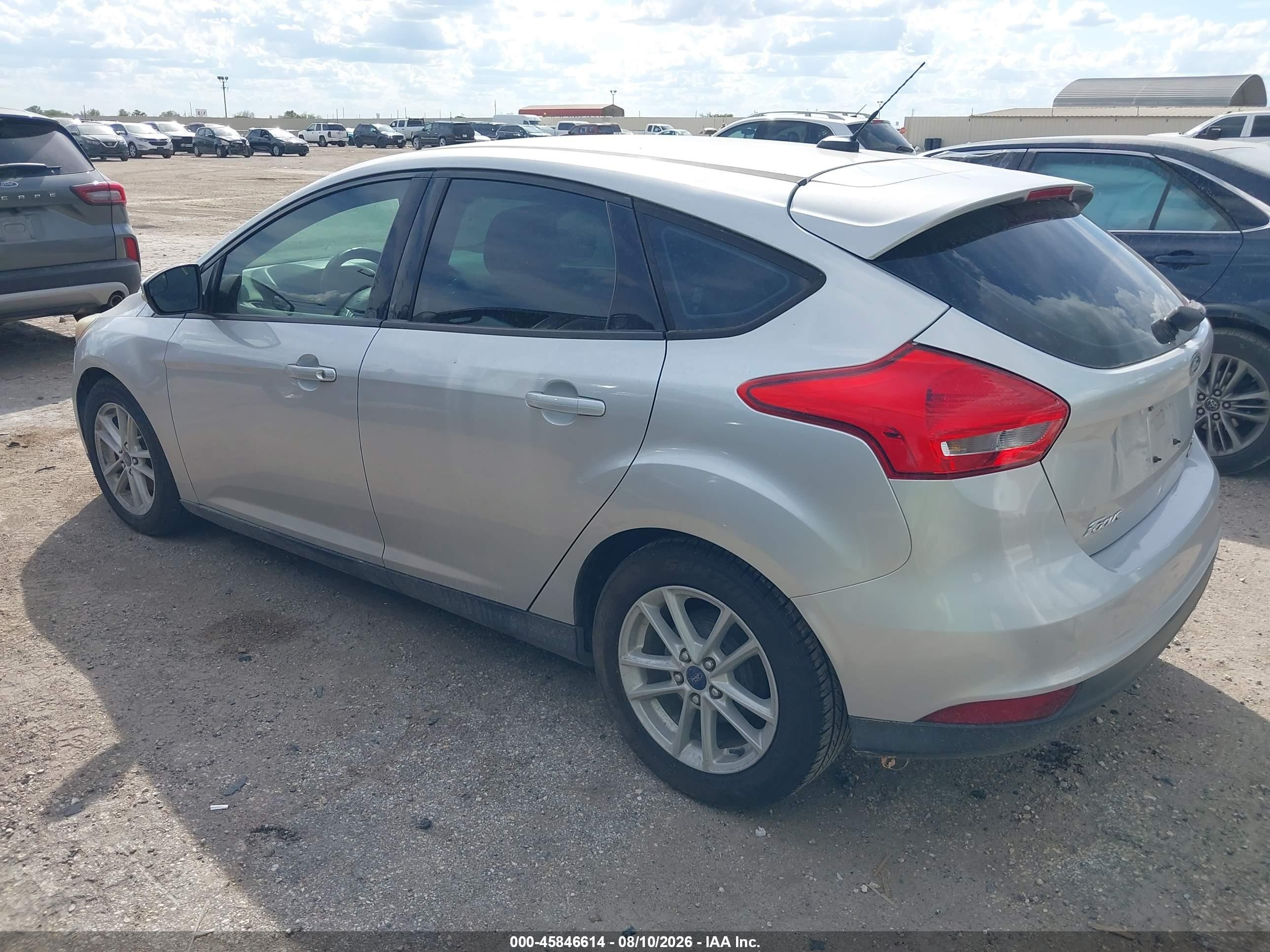 2015 Ford Focus Se Silver vin: 1FADP3K22FL203112