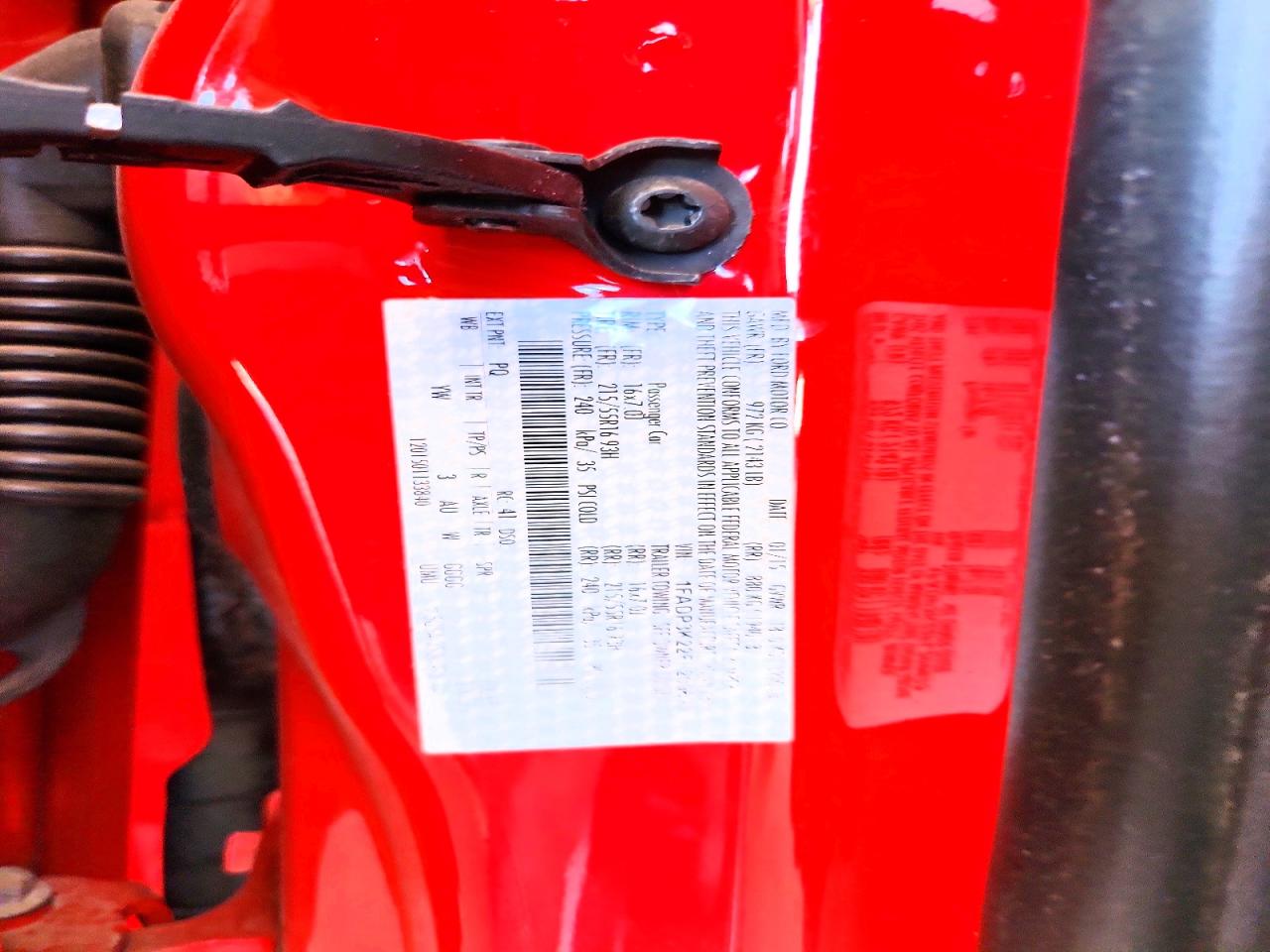 2015 Ford Focus Se Red vin: 1FADP3K22FL209623