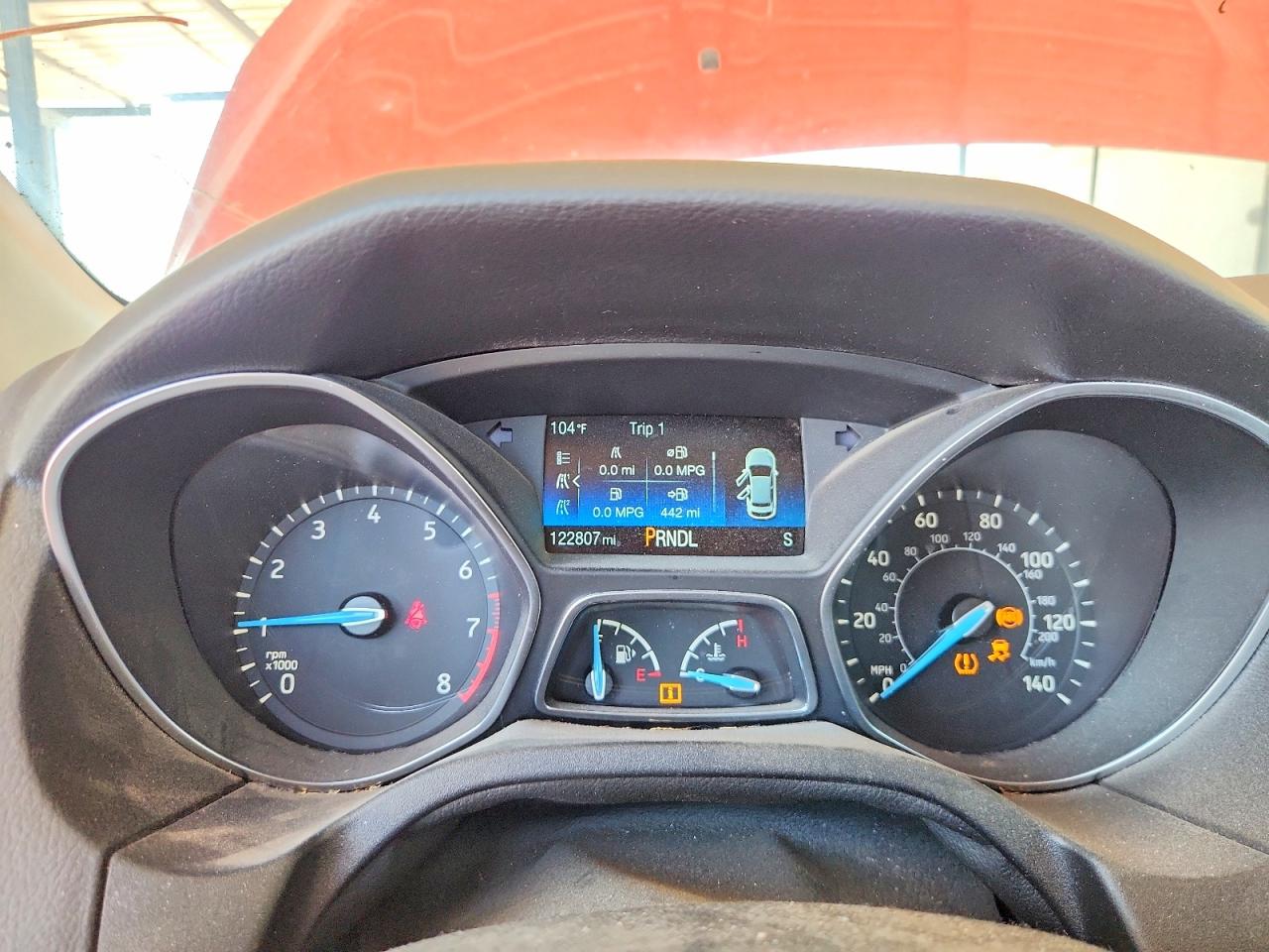 2015 Ford Focus Se Red vin: 1FADP3K22FL209623