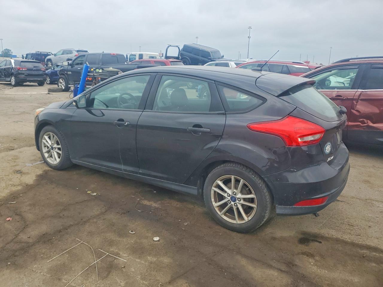 2015 Ford Focus Se Black vin: 1FADP3K22FL253668