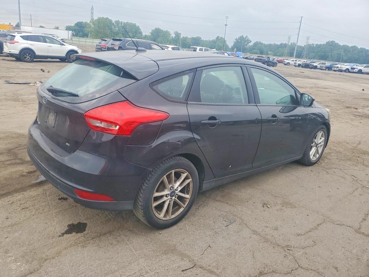 2015 Ford Focus Se Black vin: 1FADP3K22FL253668