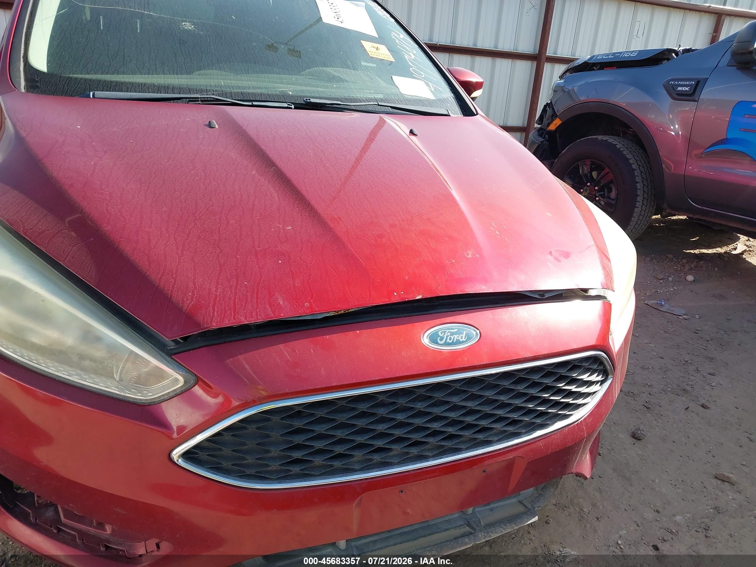 2015 Ford Focus Se Red vin: 1FADP3K22FL277226