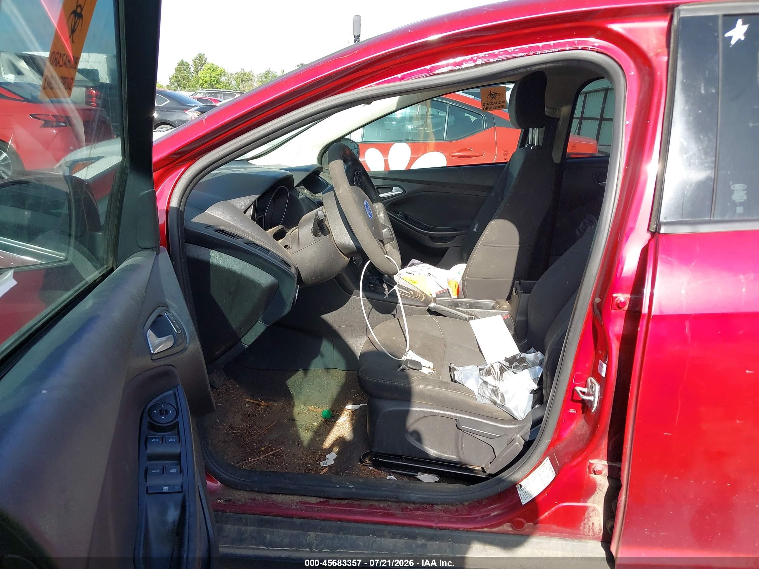 2015 Ford Focus Se Red vin: 1FADP3K22FL277226
