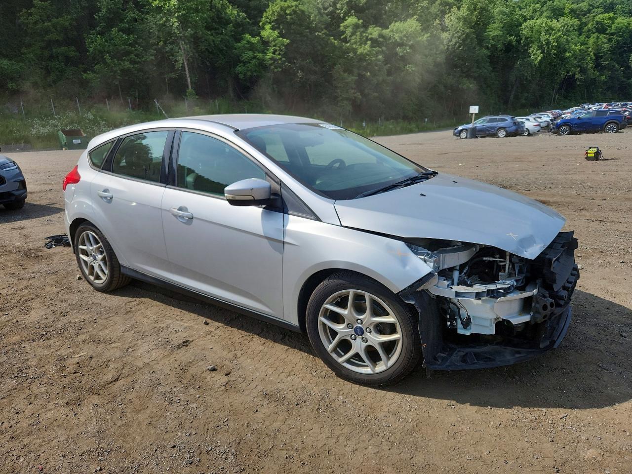 2015 Ford Focus Se Silver vin: 1FADP3K22FL283818
