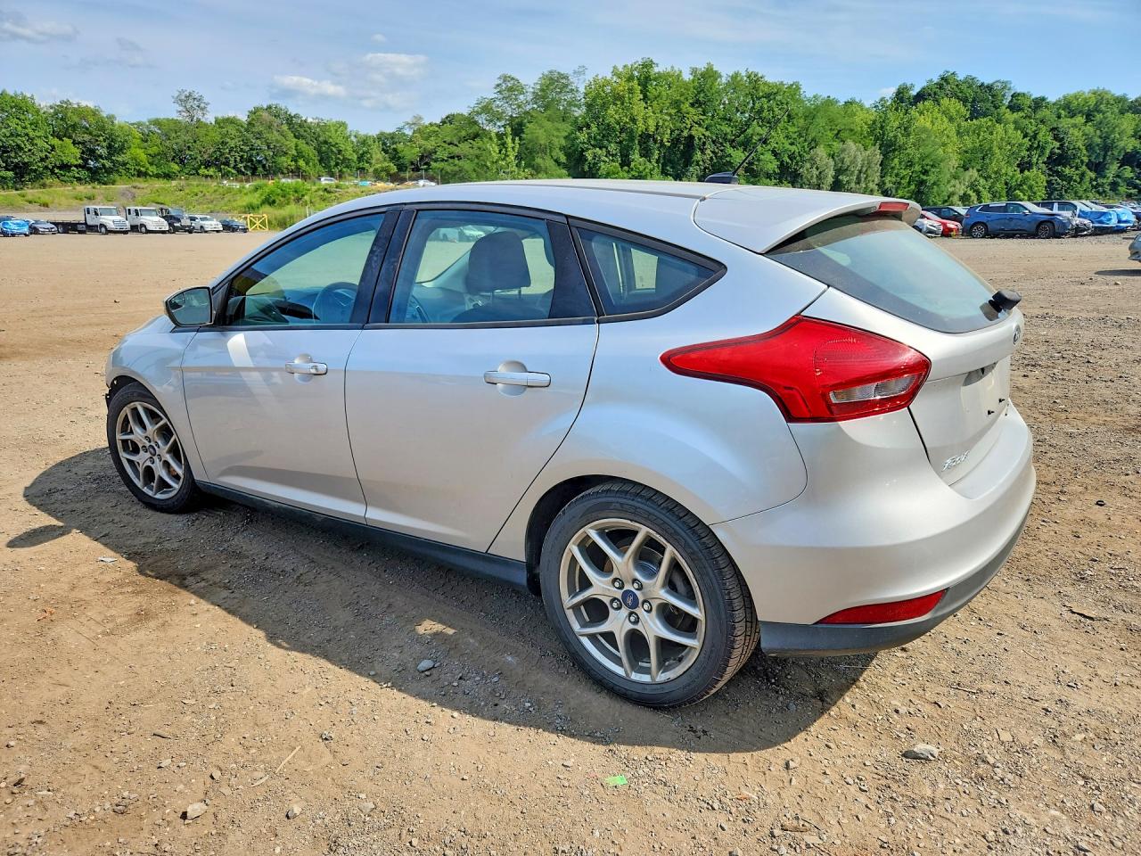 2015 Ford Focus Se Silver vin: 1FADP3K22FL283818