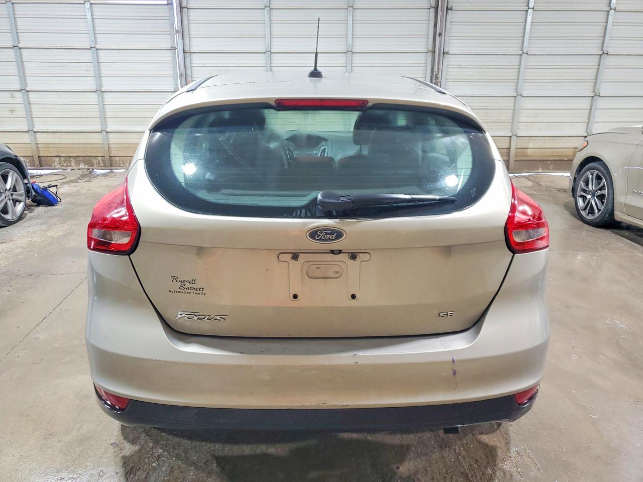 2015 Ford Focus Se Beige vin: 1FADP3K22FL283964