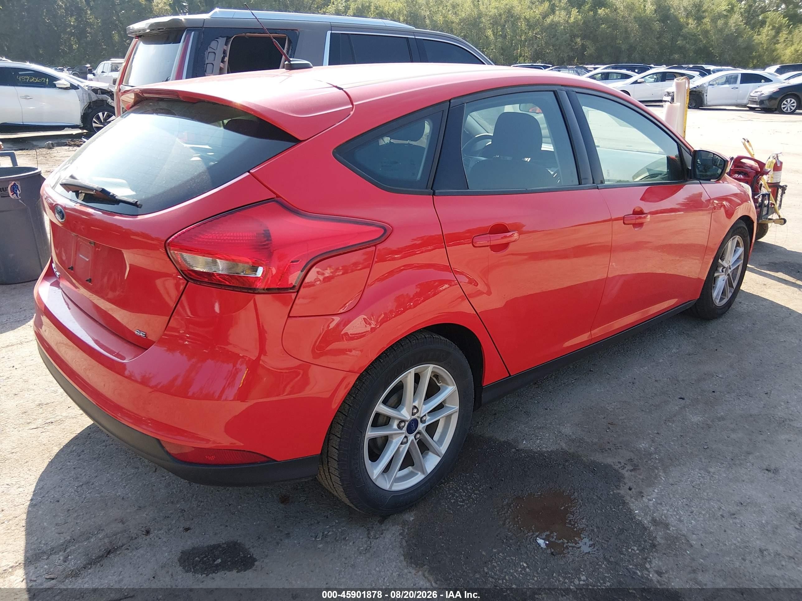 2015 Ford Focus Se Red vin: 1FADP3K22FL302271