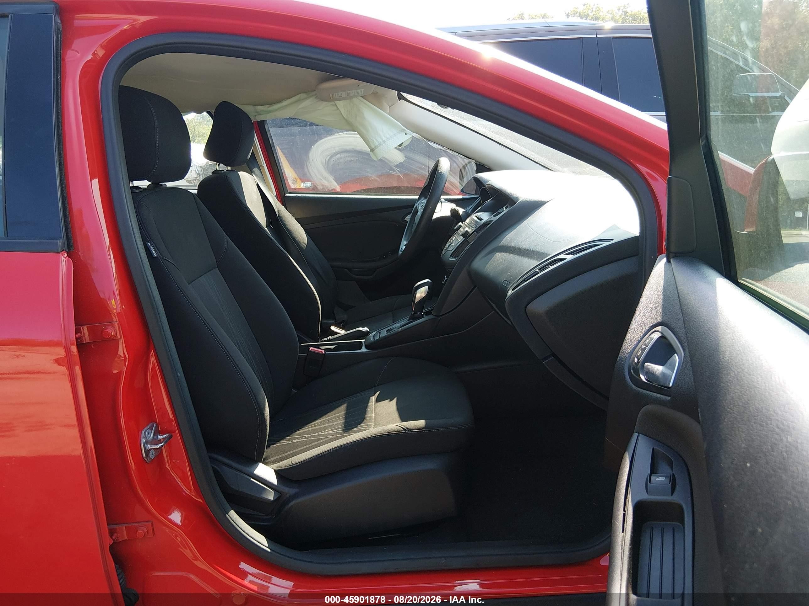 2015 Ford Focus Se Red vin: 1FADP3K22FL302271