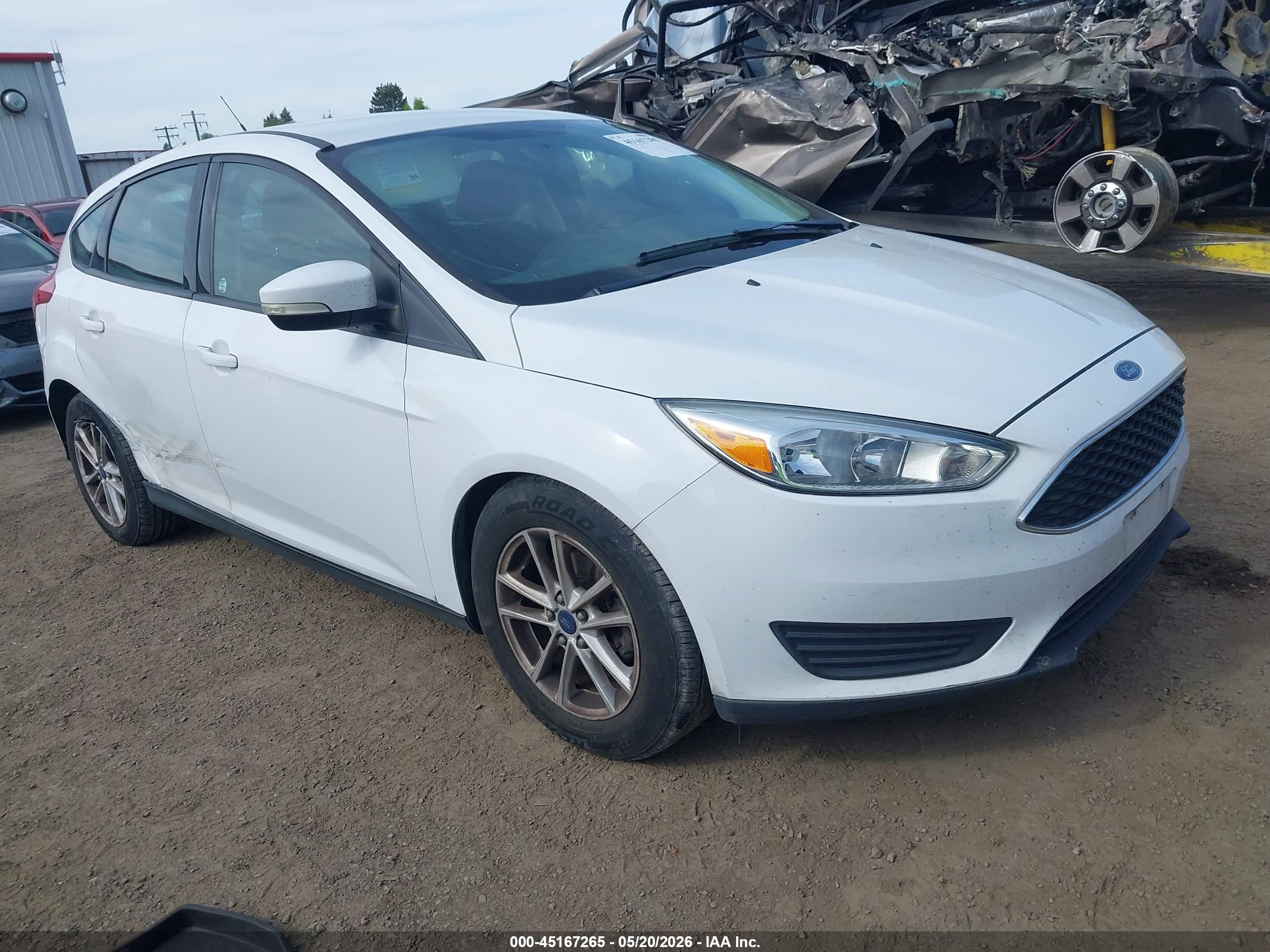 2015 Ford Focus Se White vin: 1FADP3K22FL316123