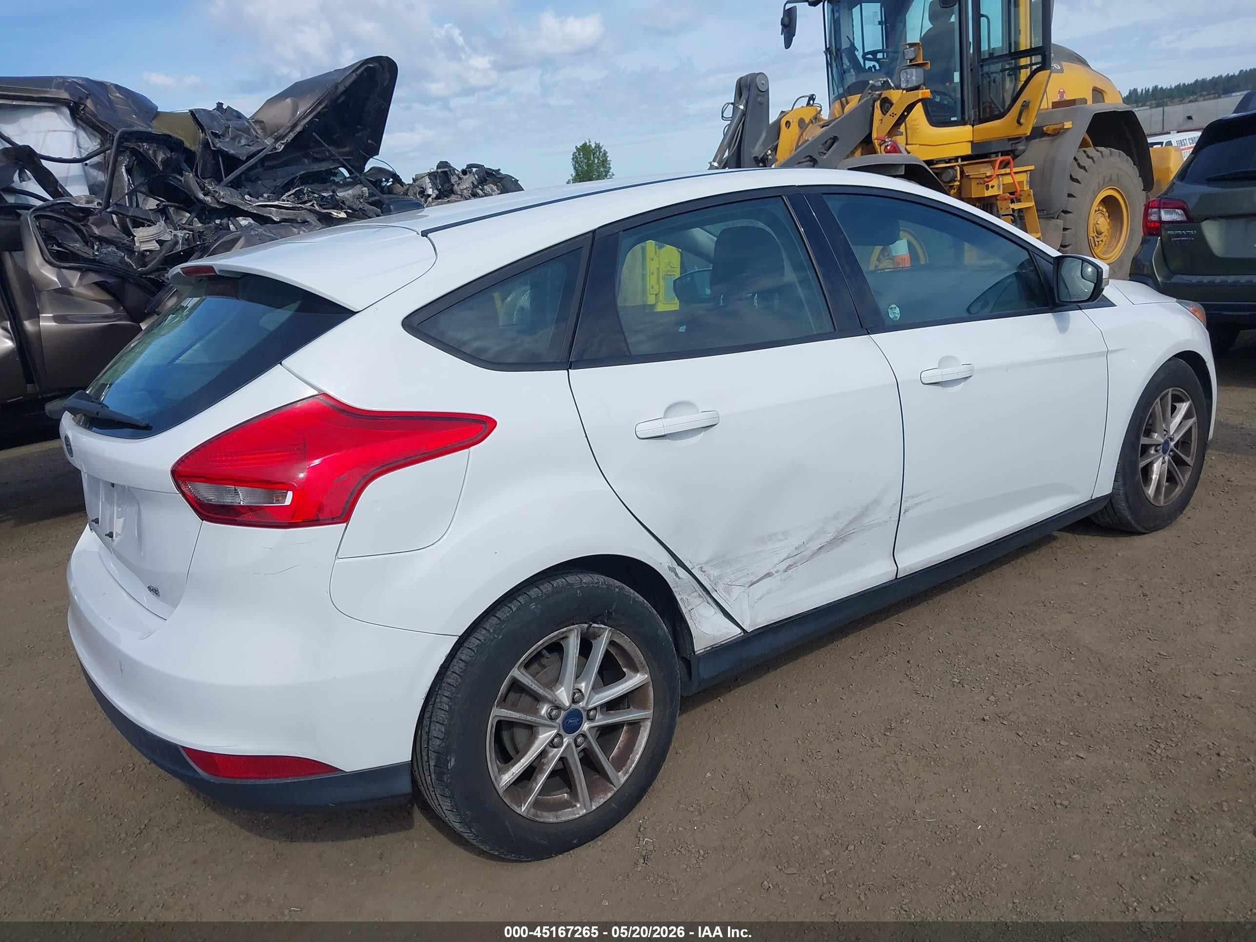 2015 Ford Focus Se White vin: 1FADP3K22FL316123