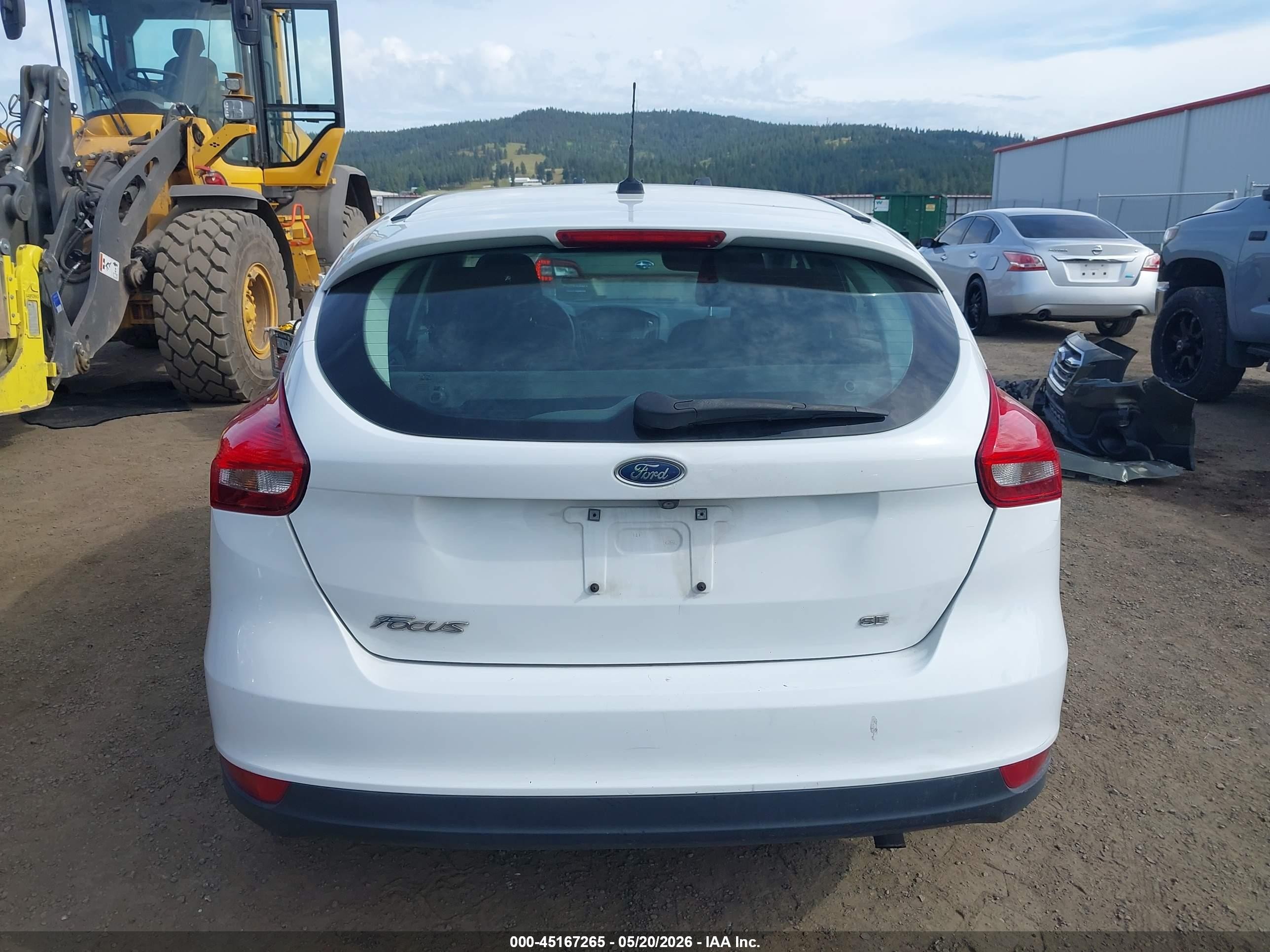 2015 Ford Focus Se White vin: 1FADP3K22FL316123