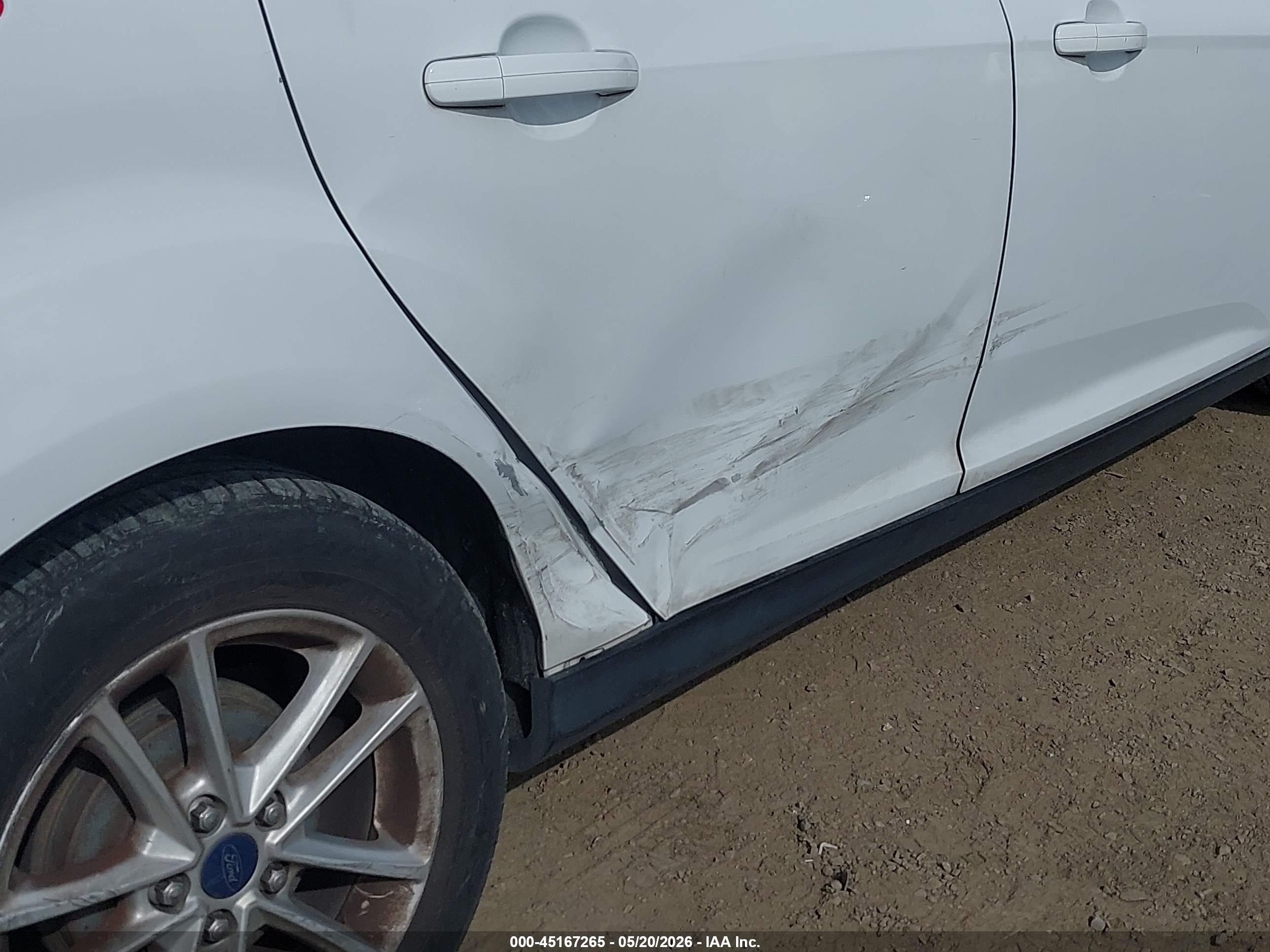 2015 Ford Focus Se White vin: 1FADP3K22FL316123