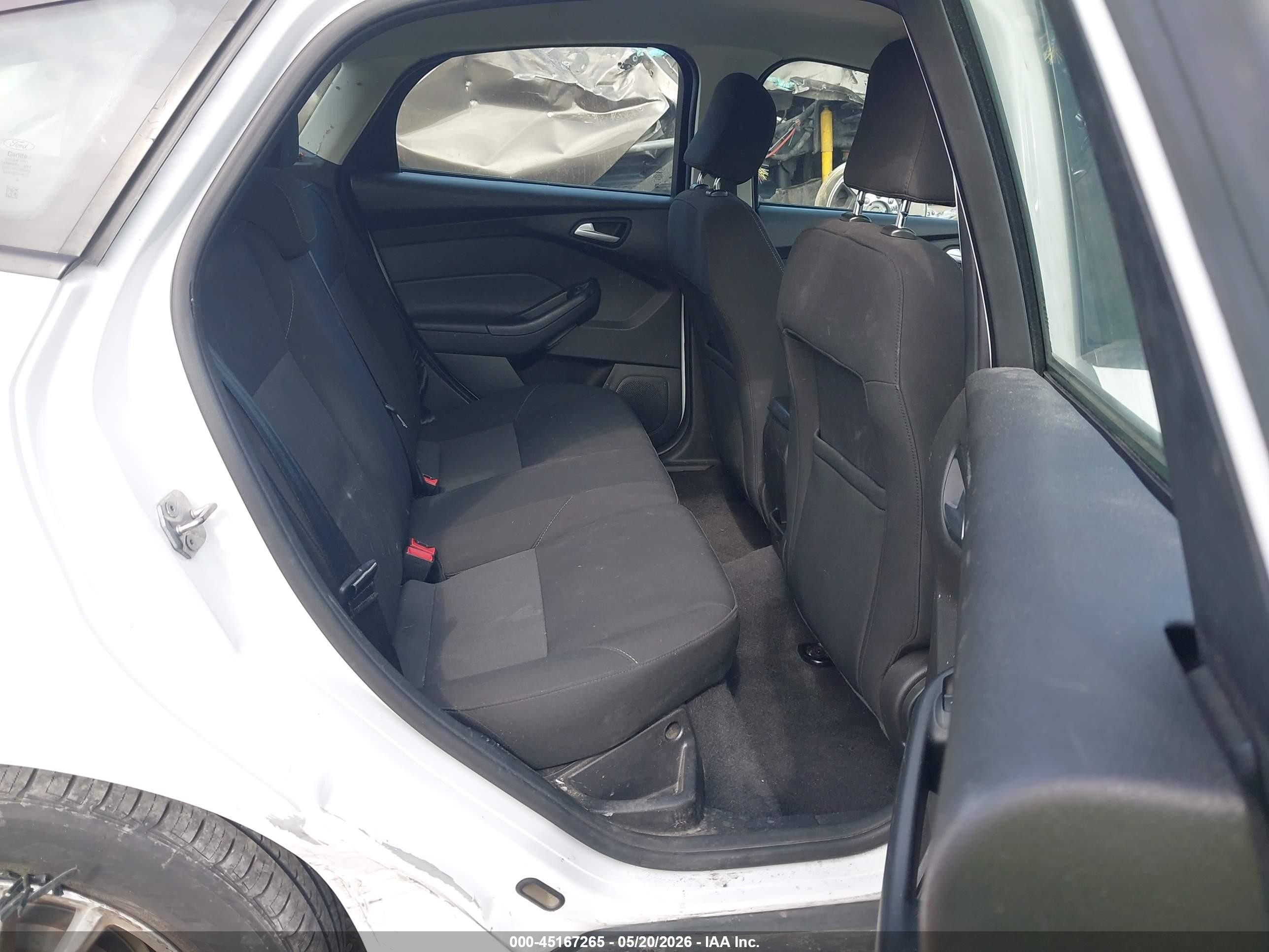 2015 Ford Focus Se White vin: 1FADP3K22FL316123