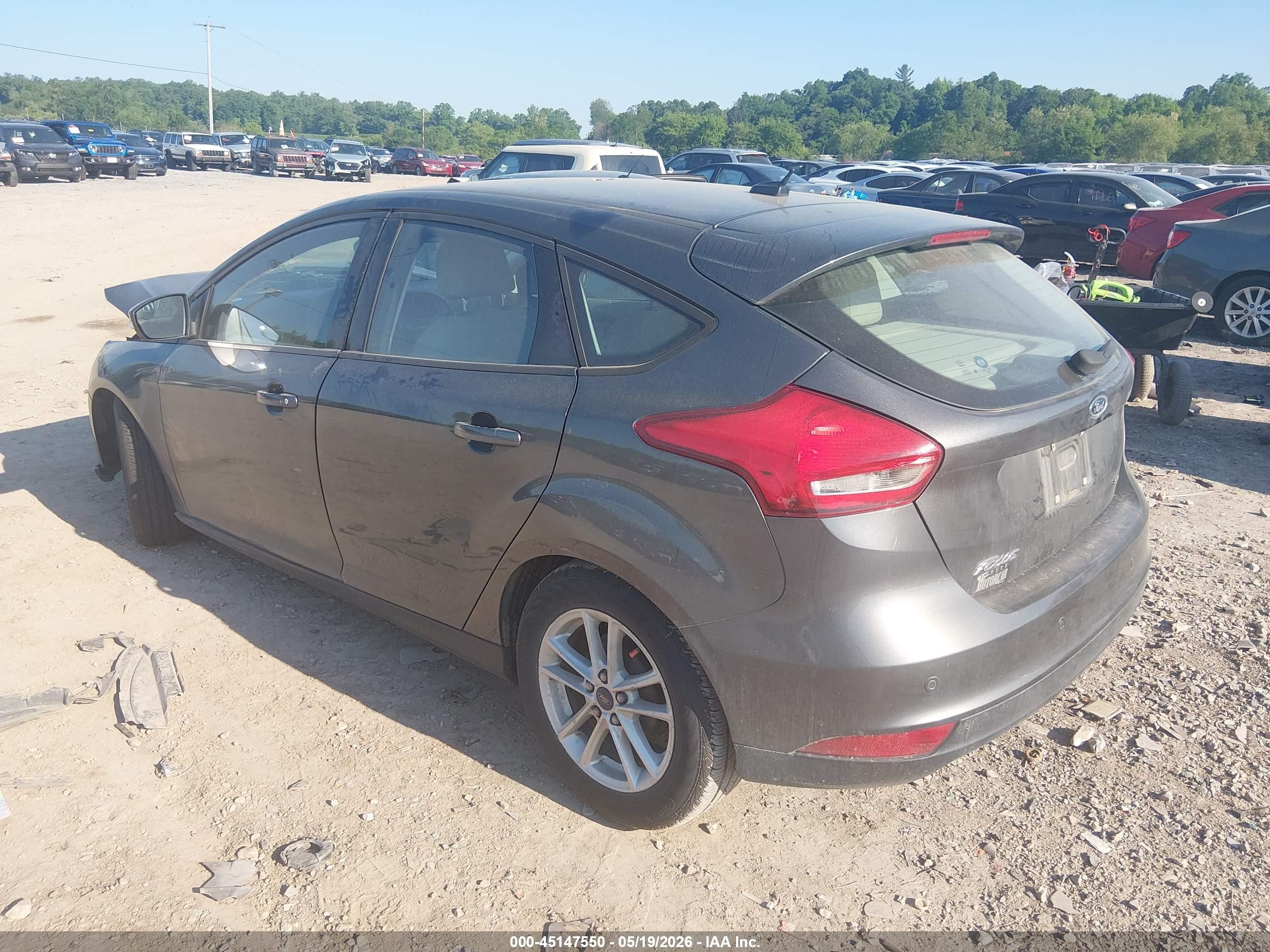 2015 Ford Focus Se Gray vin: 1FADP3K22FL353575