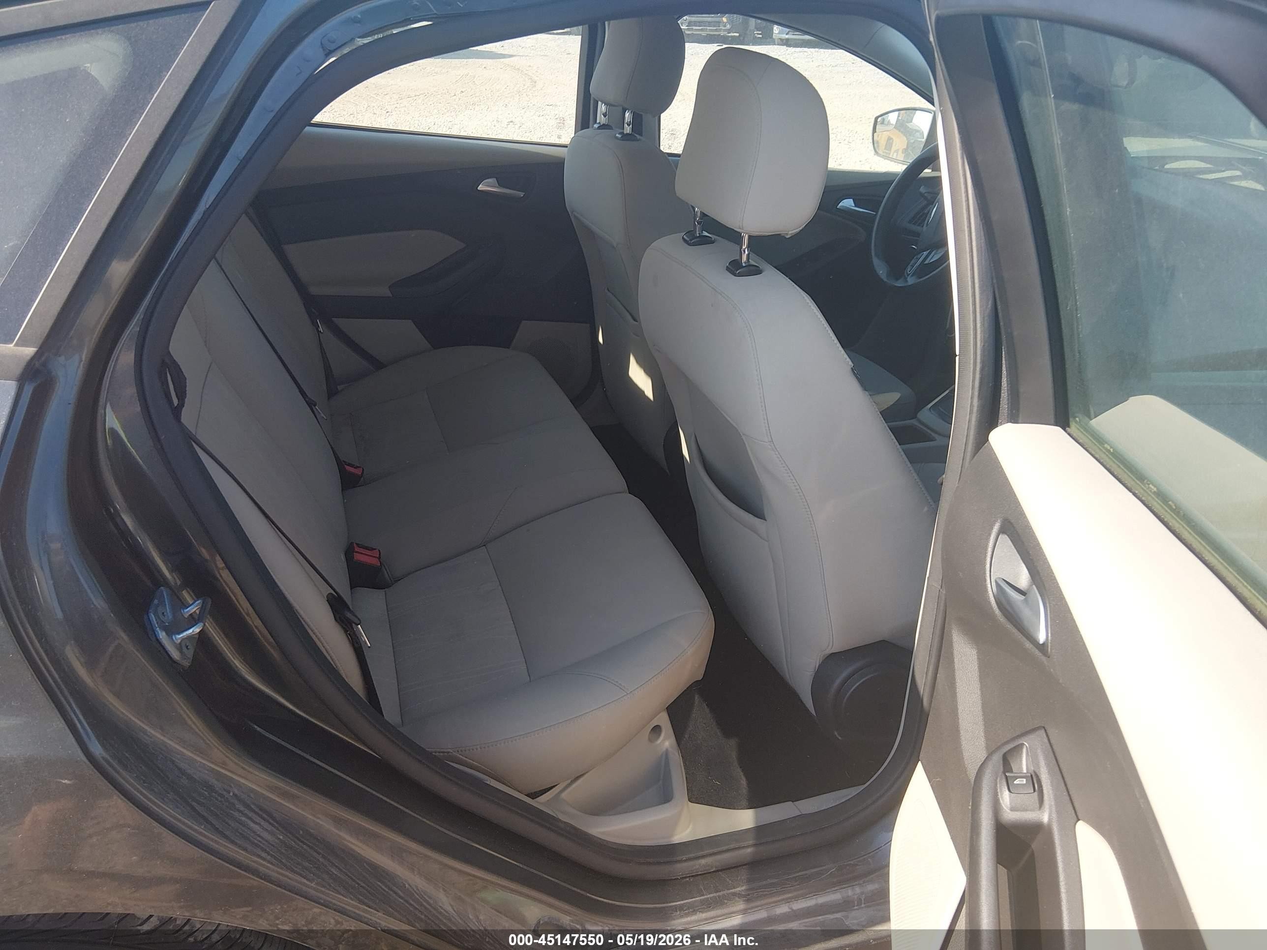 2015 Ford Focus Se Gray vin: 1FADP3K22FL353575