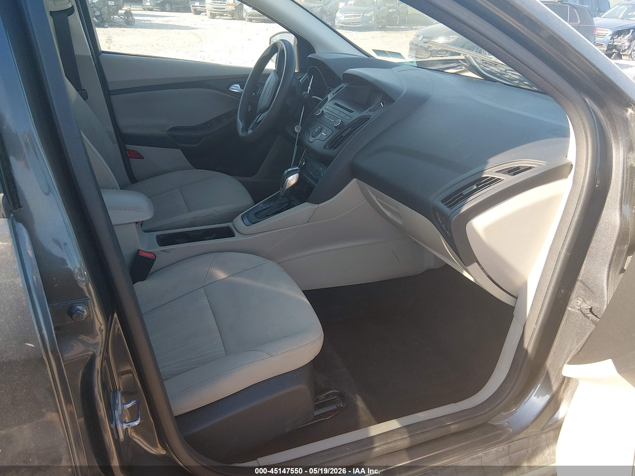 2015 Ford Focus Se Gray vin: 1FADP3K22FL353575
