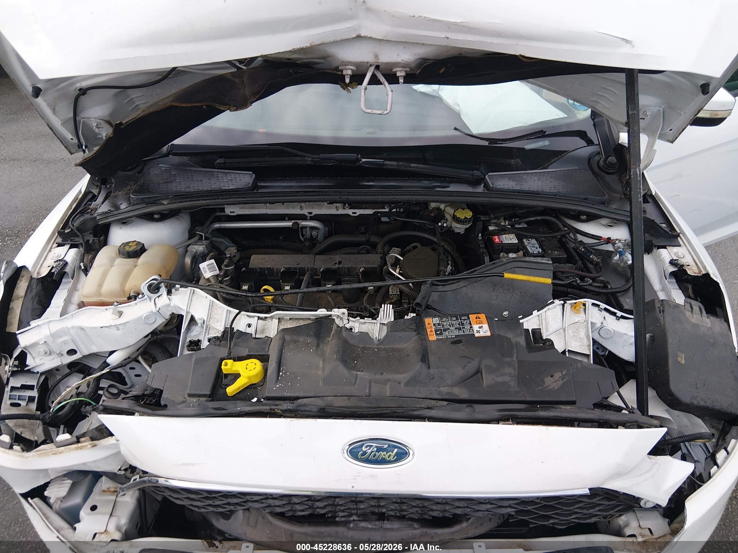 2015 Ford Focus Se White vin: 1FADP3K22FL354046
