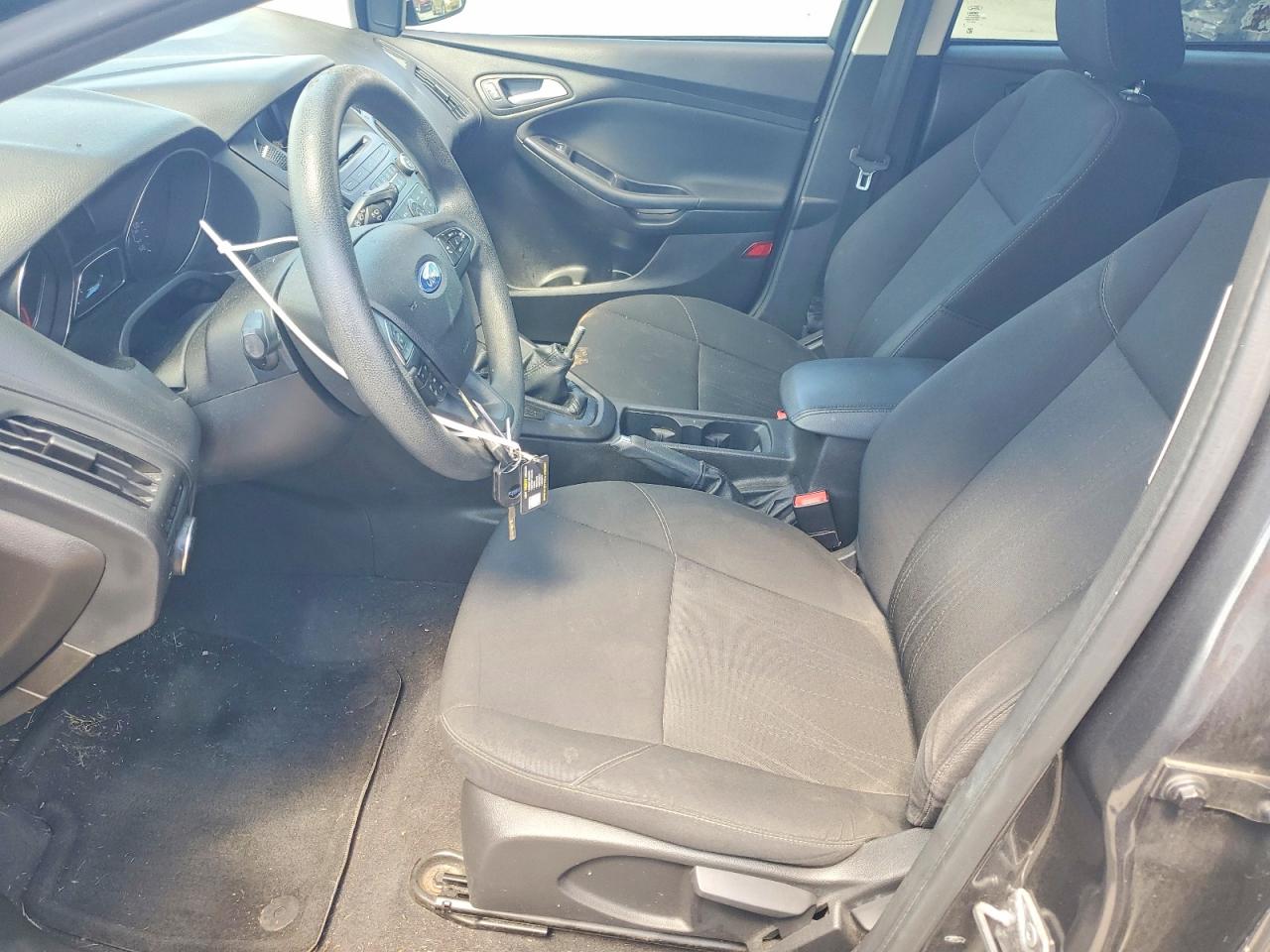 2016 Ford Focus Se Серый vin: 1FADP3K22GL361144