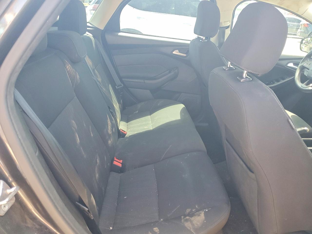 2016 Ford Focus Se Серый vin: 1FADP3K22GL361144