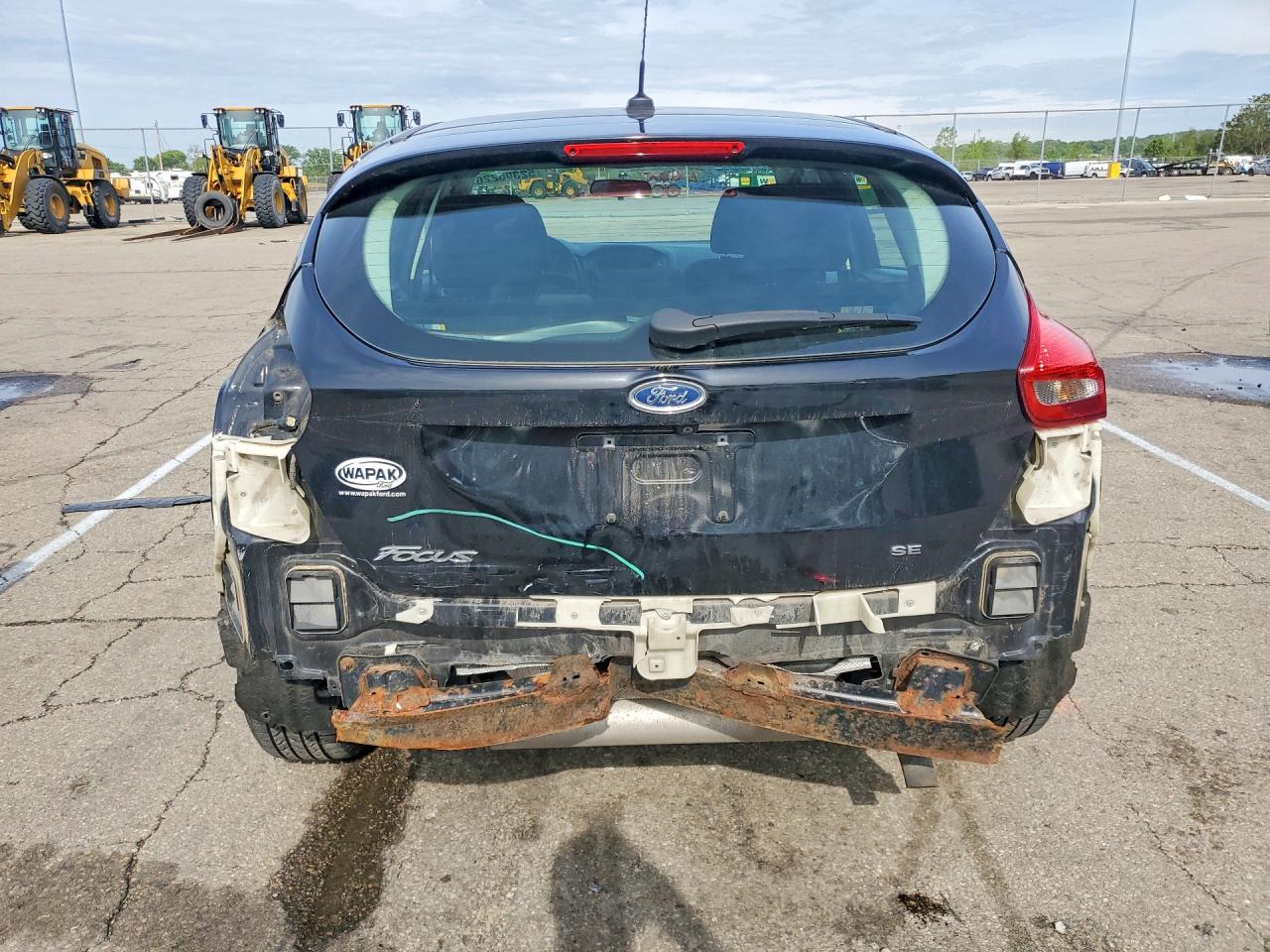2017 Ford Focus Se Black vin: 1FADP3K22HL340425