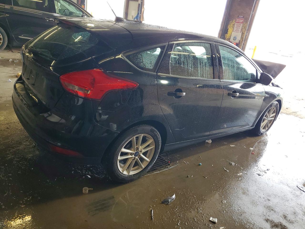 2018 Ford Focus Se Black vin: 1FADP3K22JL300089