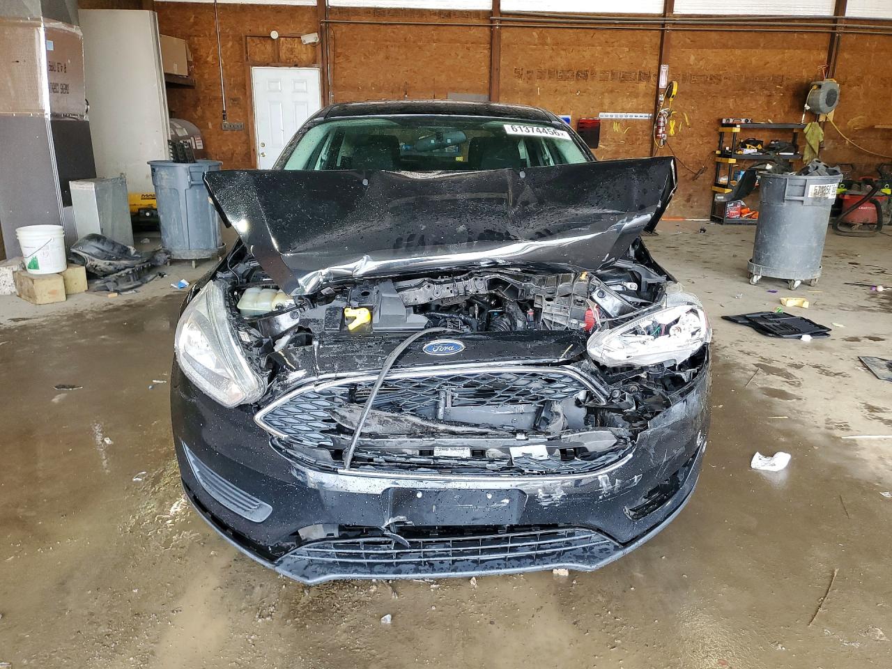 2018 Ford Focus Se Black vin: 1FADP3K22JL300089