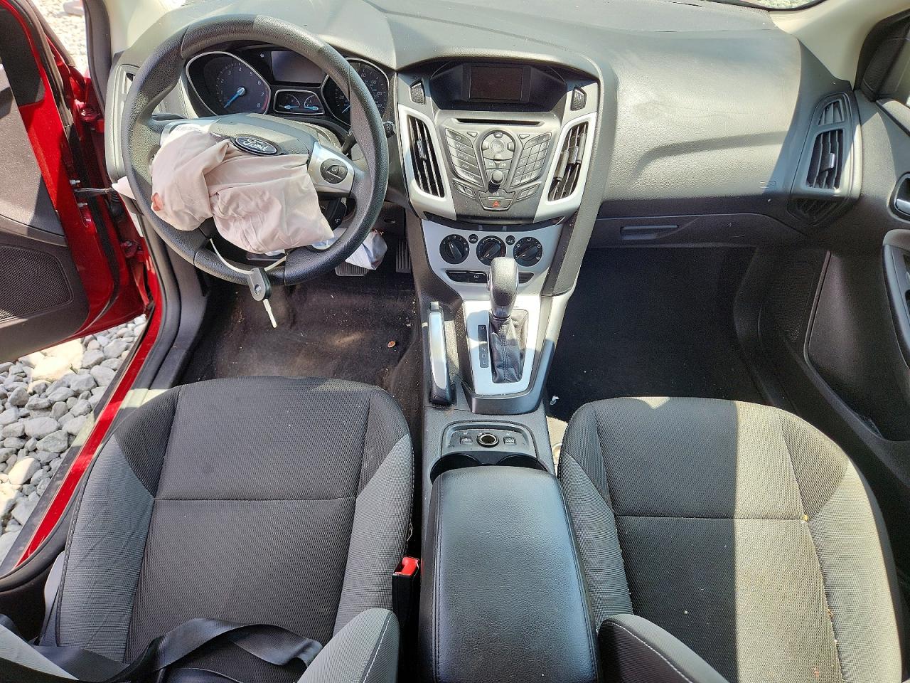 2013 Ford Focus Se Red vin: 1FADP3K23DL150921