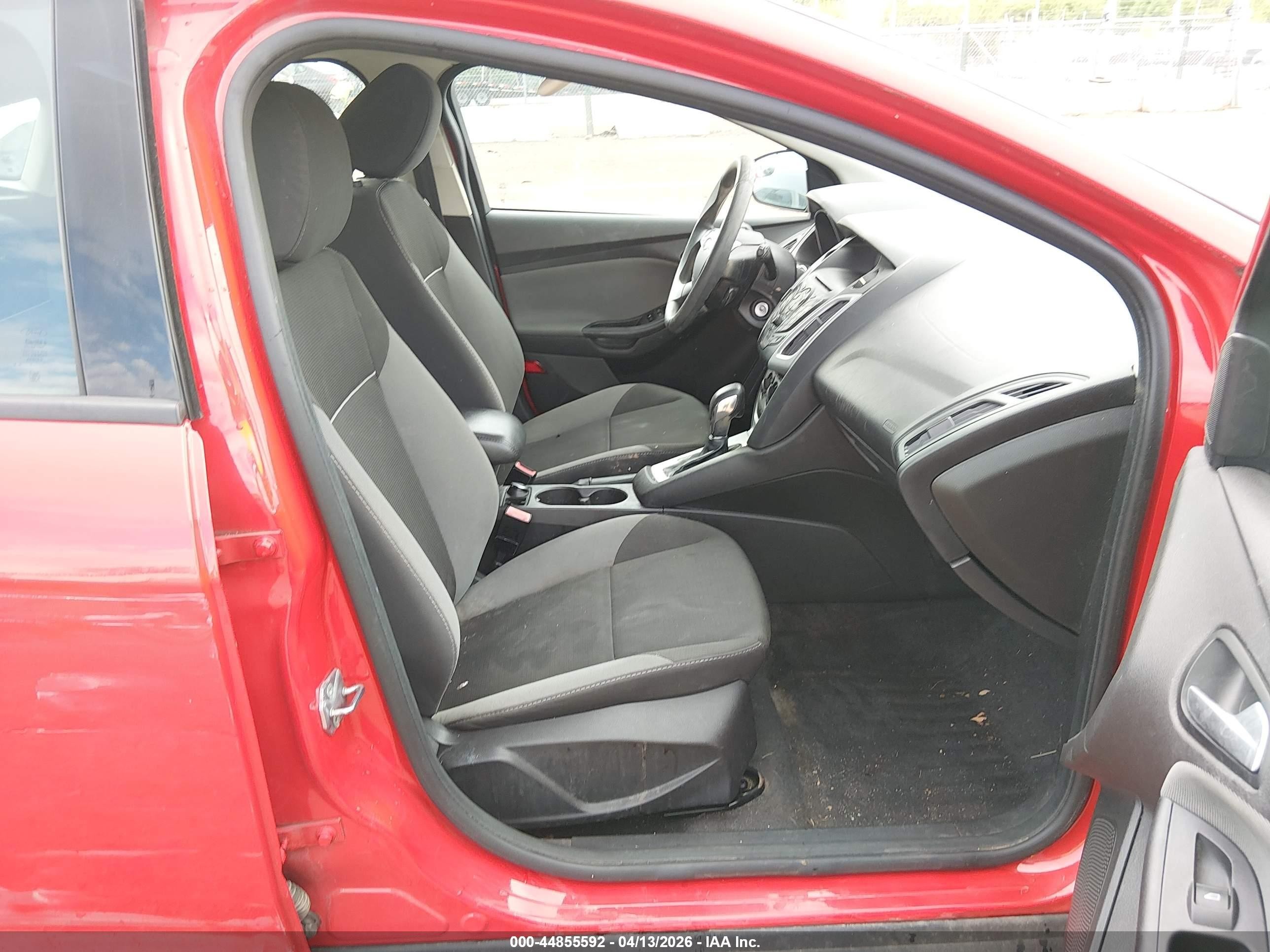2013 Ford Focus Se Red vin: 1FADP3K23DL162616