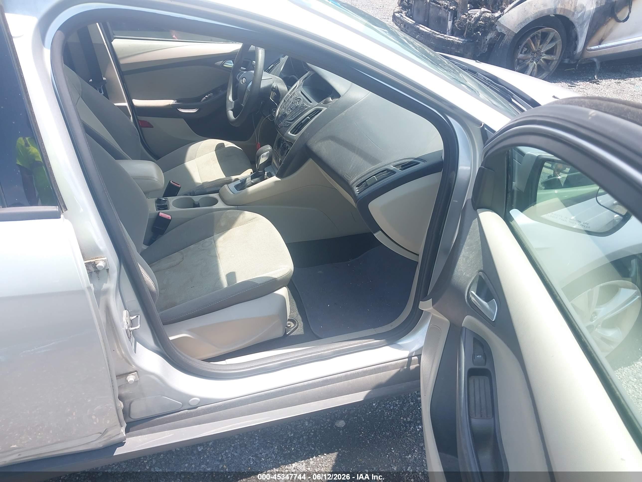 2013 Ford Focus Se Silver vin: 1FADP3K23DL174278