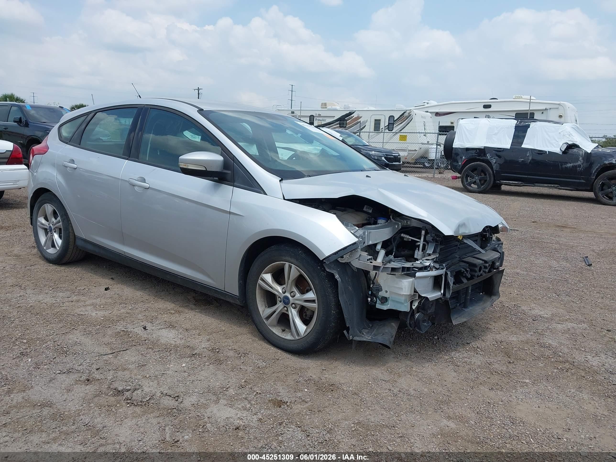 2013 Ford Focus Se Silver vin: 1FADP3K23DL189170