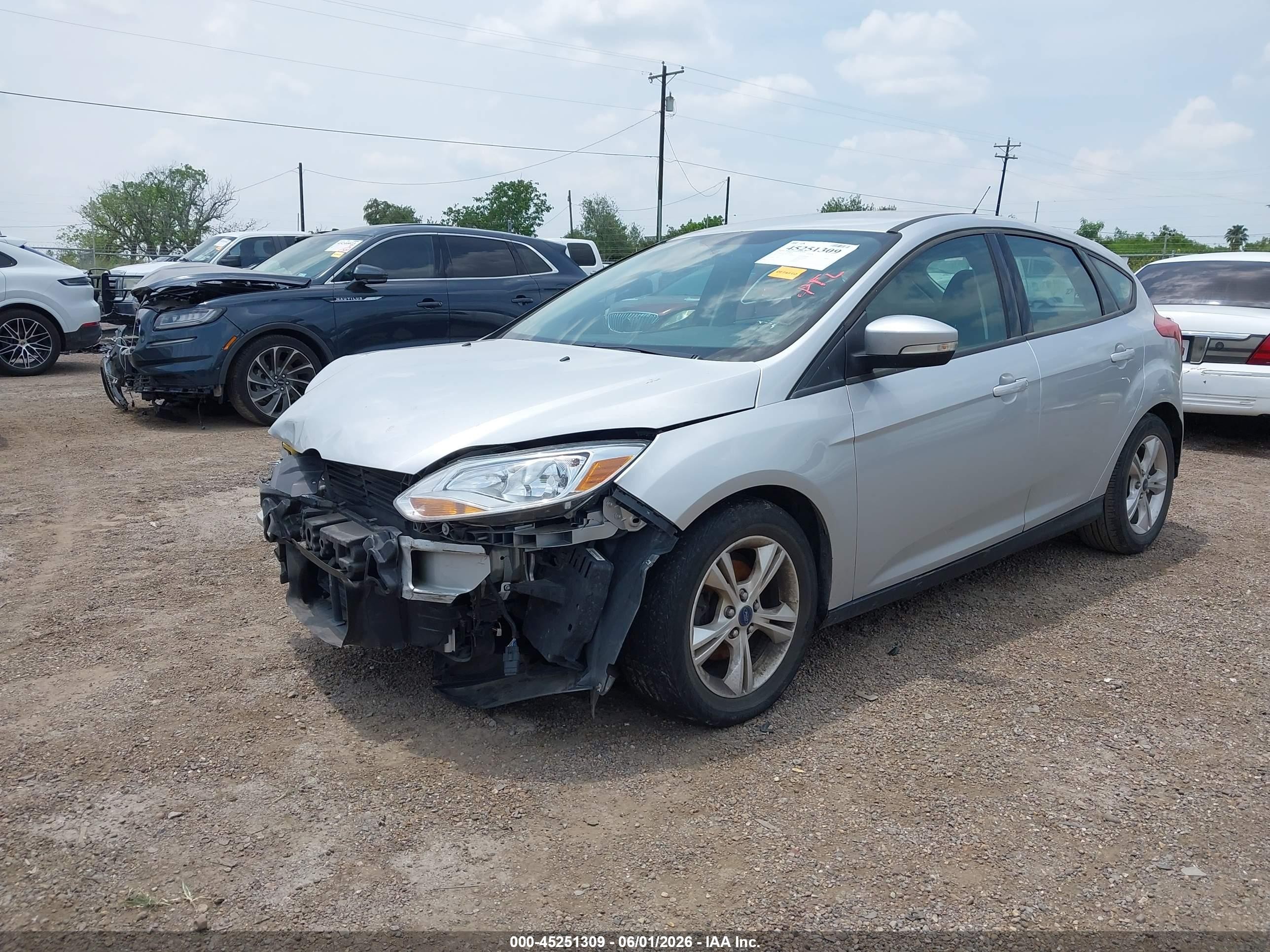 2013 Ford Focus Se Серебряный vin: 1FADP3K23DL189170