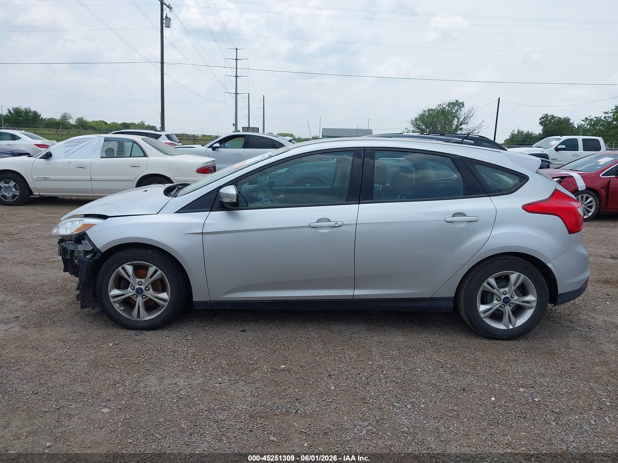 2013 Ford Focus Se Серебряный vin: 1FADP3K23DL189170